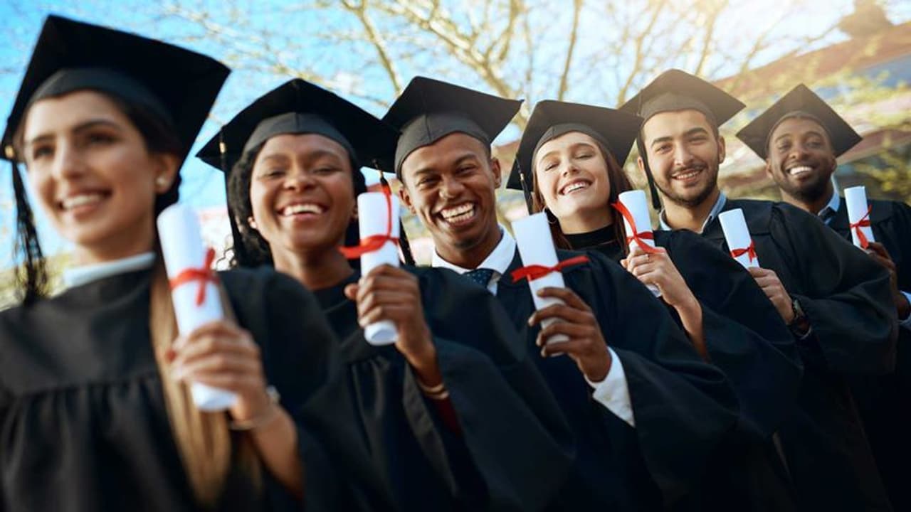 ವಿದೇಶಿ ವಿದ್ಯಾರ್ಥಿಗಳಿಗೆ ಕರ್ನಾಟಕವೇ ನಂ.1 ಆಯ್ಕೆ, ನಮ್ ರಾಜ್ಯದಲ್ಲಿ ವಿವಿಧ ದೇಶಗಳ 6000 ವಿದ್ಯಾರ್ಥಿಗಳು ವಿದೇಶಿ ವಿದ್ಯಾರ್ಥಿಗಳಿಗೆ ಕರ್ನಾಟಕವೇ ನಂ.1 ಆಯ್ಕೆ, ನಮ್ ರಾಜ್ಯದಲ್ಲಿ ವಿವಿಧ ದೇಶಗಳ 6000 ವಿದ್ಯಾರ್ಥಿಗಳು