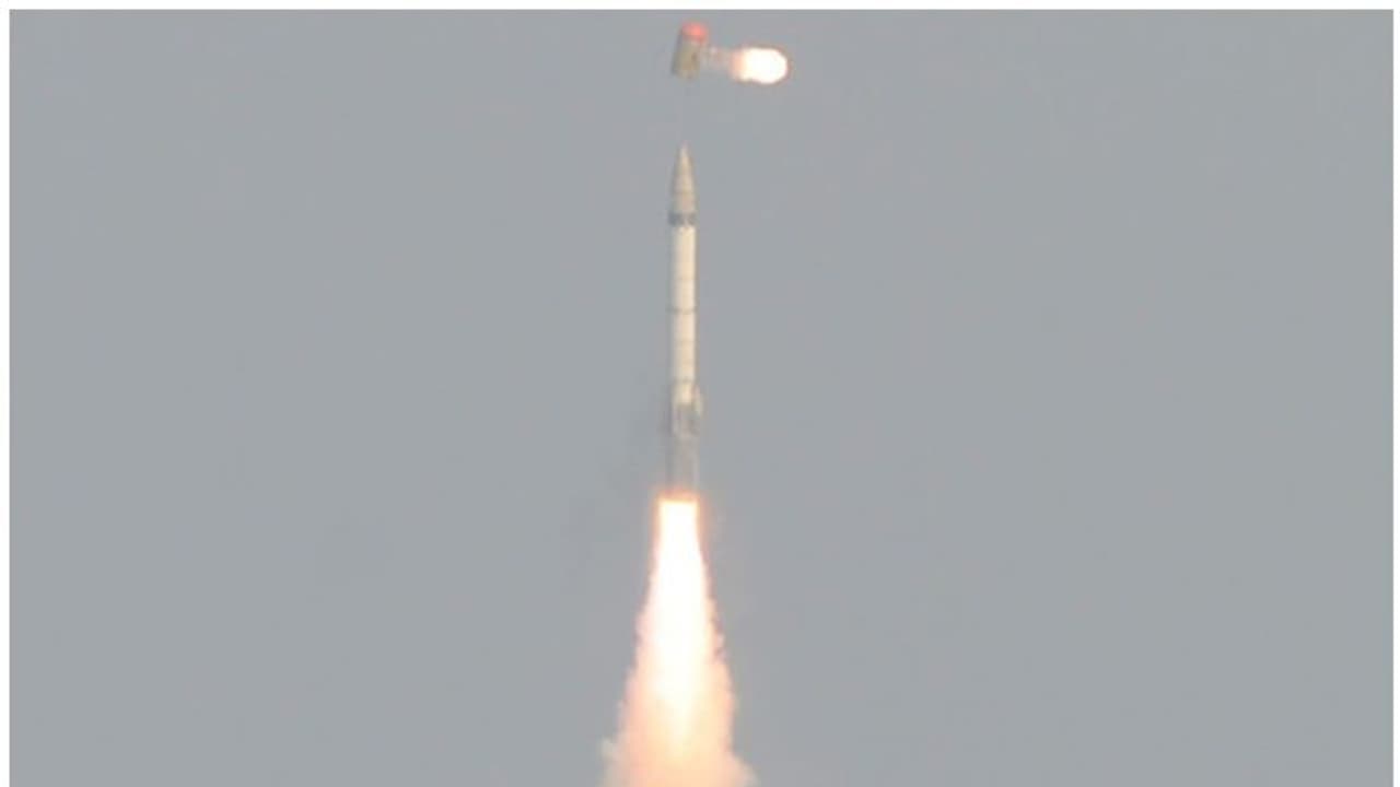 ഇന്ത്യയുടെ ആണവമിസൈല് പരീക്ഷണം വിജയകരം ഇന്ത്യയുടെ ആണവമിസൈല് പരീക്ഷണം വിജയകരം