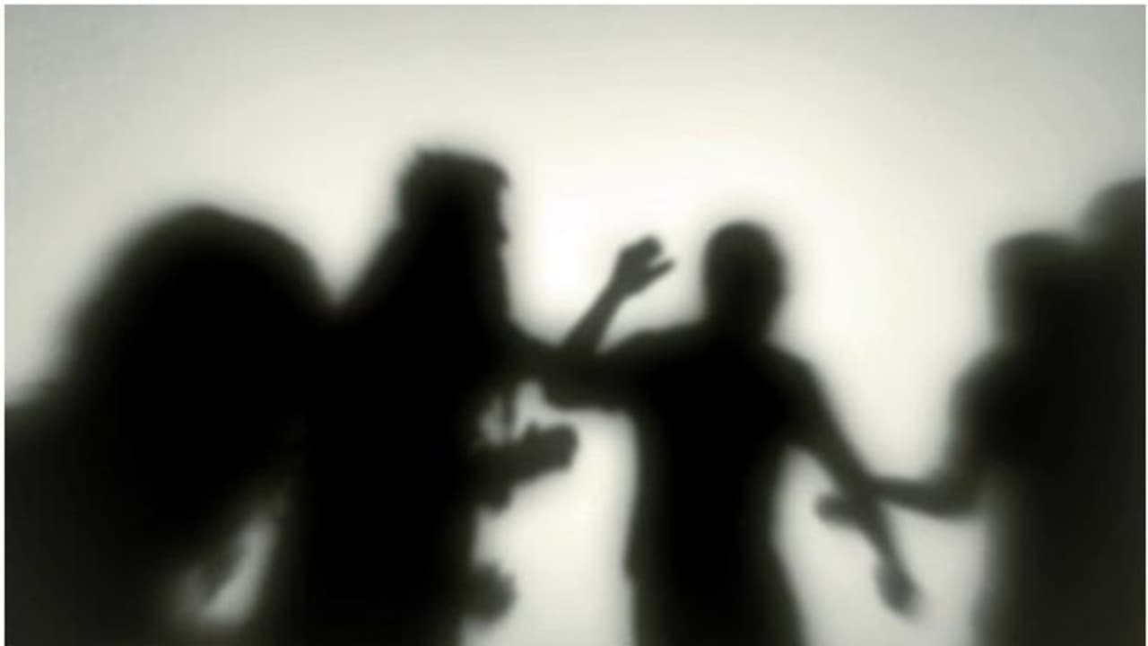 ಮದುವೆಗೆ ಒಂದು ದಿನವಿದ್ದಾಗಲೇ ಬಾವನಿಂದಲೇ ವರನ ಹತ್ಯೆಗೆ ಯತ್ನ ಮದುವೆಗೆ ಒಂದು ದಿನವಿದ್ದಾಗಲೇ ಬಾವನಿಂದಲೇ ವರನ ಹತ್ಯೆಗೆ ಯತ್ನ