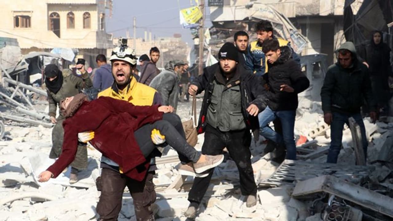 ഒരിക്കലെങ്കിലും ഒരു യുദ്ധഭൂമി കണ്ടിട്ടുണ്ടോ നിങ്ങള്? ബോംബേറില് പ്രിയപ്പെട്ടവരെ നഷ്ടപ്പെട്ടിട്ടുണ്ടോ? നാടുവിട്ട് പലായനം ചെയ്യേണ്ടി വന്നിട്ടുണ്ടോ? ഒരിക്കലെങ്കിലും ഒരു യുദ്ധഭൂമി കണ്ടിട്ടുണ്ടോ നിങ്ങള്? ബോംബേറില് പ്രിയപ്പെട്ടവരെ നഷ്ടപ്പെട്ടിട്ടുണ്ടോ? നാടുവിട്ട് പലായനം ചെയ്യേണ്ടി വന്നിട്ടുണ്ടോ?