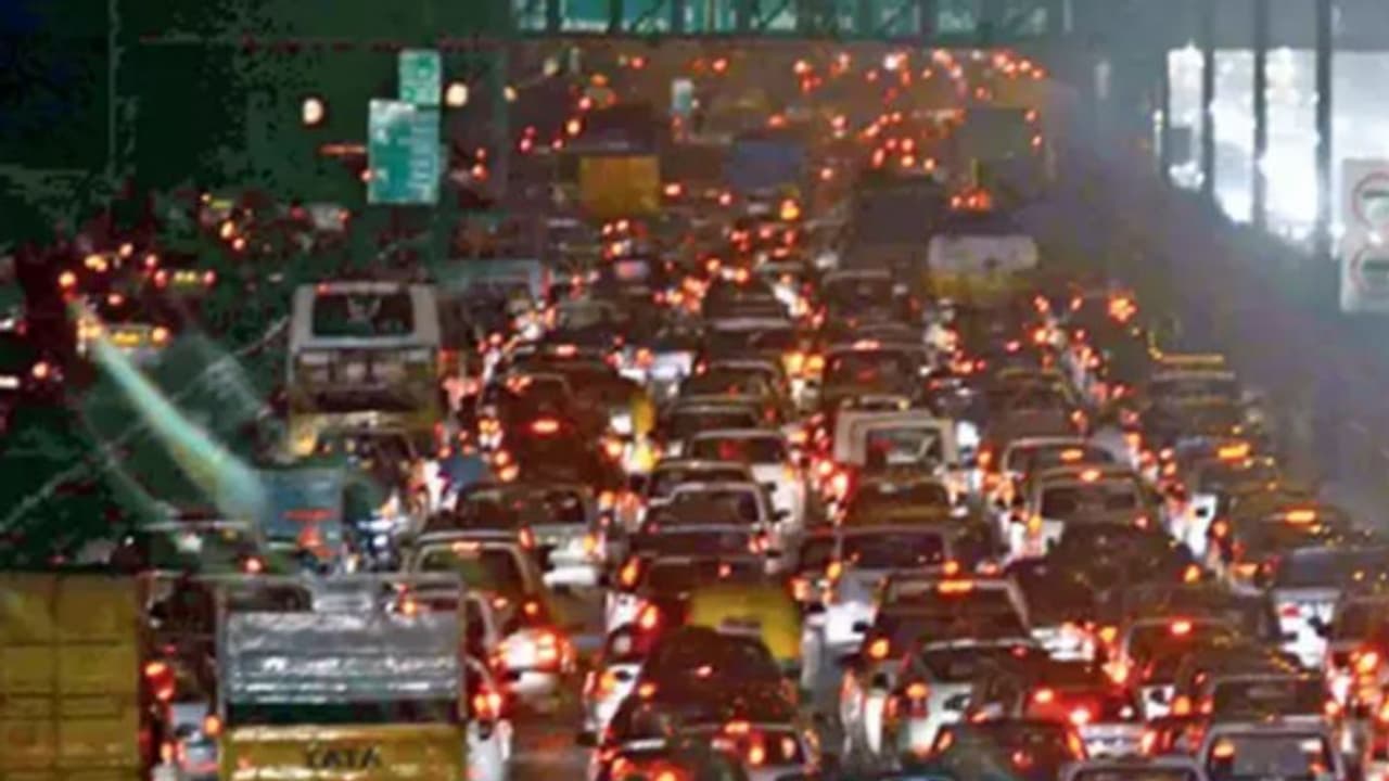 ಬೆಂಗಳೂರು ವಿಶ್ವದಲ್ಲೇ ಹೆಚ್ಚು ಸಂಚಾರ ದಟ್ಟಣೆ ನಗರ: ವರದಿ! ಬೆಂಗಳೂರು ವಿಶ್ವದಲ್ಲೇ ಹೆಚ್ಚು ಸಂಚಾರ ದಟ್ಟಣೆ ನಗರ: ವರದಿ!