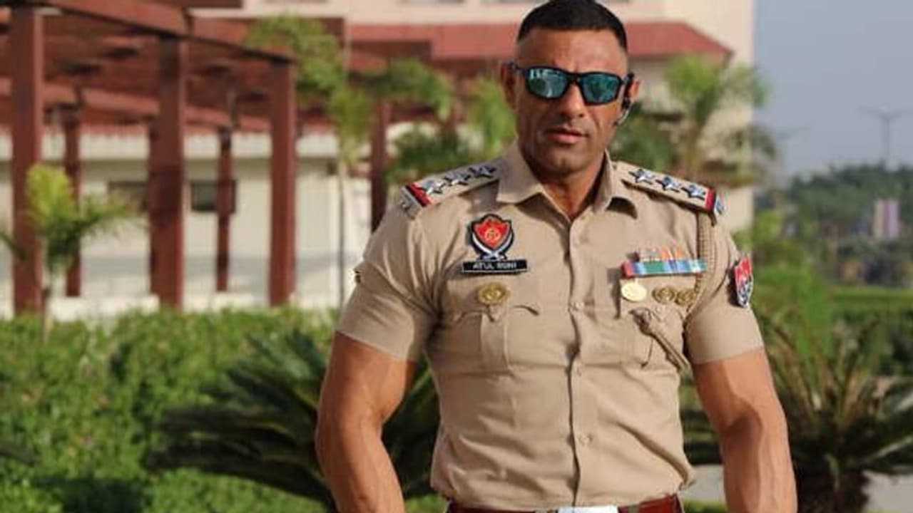 डिनर के दौरान डिस्कोथेक में DSP ने पत्नी को पीटा, फिर घर पहुंचकर कर दिया फायर डिनर के दौरान डिस्कोथेक में DSP ने पत्नी को पीटा, फिर घर पहुंचकर कर दिया फायर