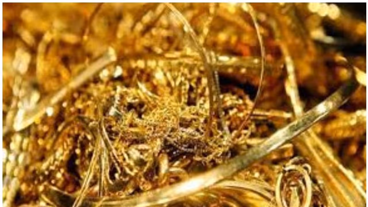 ఆలయంలో చోరీకి వచ్చి.. అక్కడే నిద్రపోయి..!