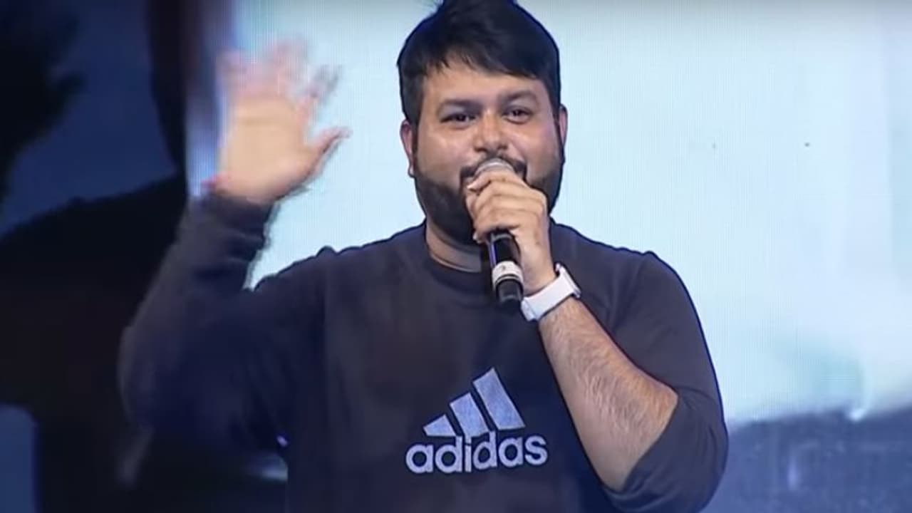 క్రేజీ కాంబినేషన్, మురుగదాస్ దర్శకత్వంలో.. తమన్ కు బంపర్ ఆఫర్ ? క్రేజీ కాంబినేషన్, మురుగదాస్ దర్శకత్వంలో.. తమన్ కు బంపర్ ఆఫర్ ?