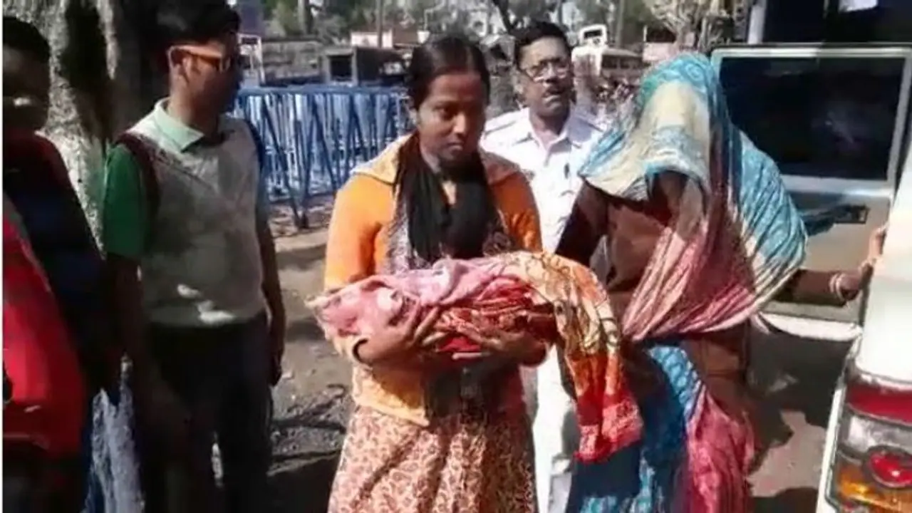 পুলিশকে বোকা বানিয়েও গ্রেফতার দম্পতি, উদ্ধার বর্ধমানের চুরি যাওয়া শিশু পুলিশকে বোকা বানিয়েও গ্রেফতার দম্পতি, উদ্ধার বর্ধমানের চুরি যাওয়া শিশু