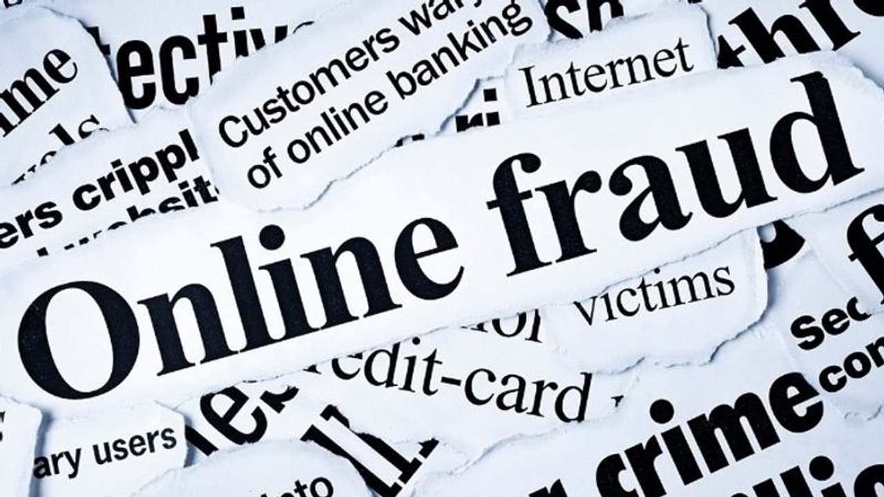 ലോക്ക് ഡൗണ് കാലത്ത് മദ്യം കിട്ടാന് എന്തുചെയ്യും; ഓൺലൈൻ വഴി ശ്രമം നടത്തി, നഷ്ടമായത് വന് തുക ലോക്ക് ഡൗണ് കാലത്ത് മദ്യം കിട്ടാന് എന്തുചെയ്യും; ഓൺലൈൻ വഴി ശ്രമം നടത്തി, നഷ്ടമായത് വന് തുക