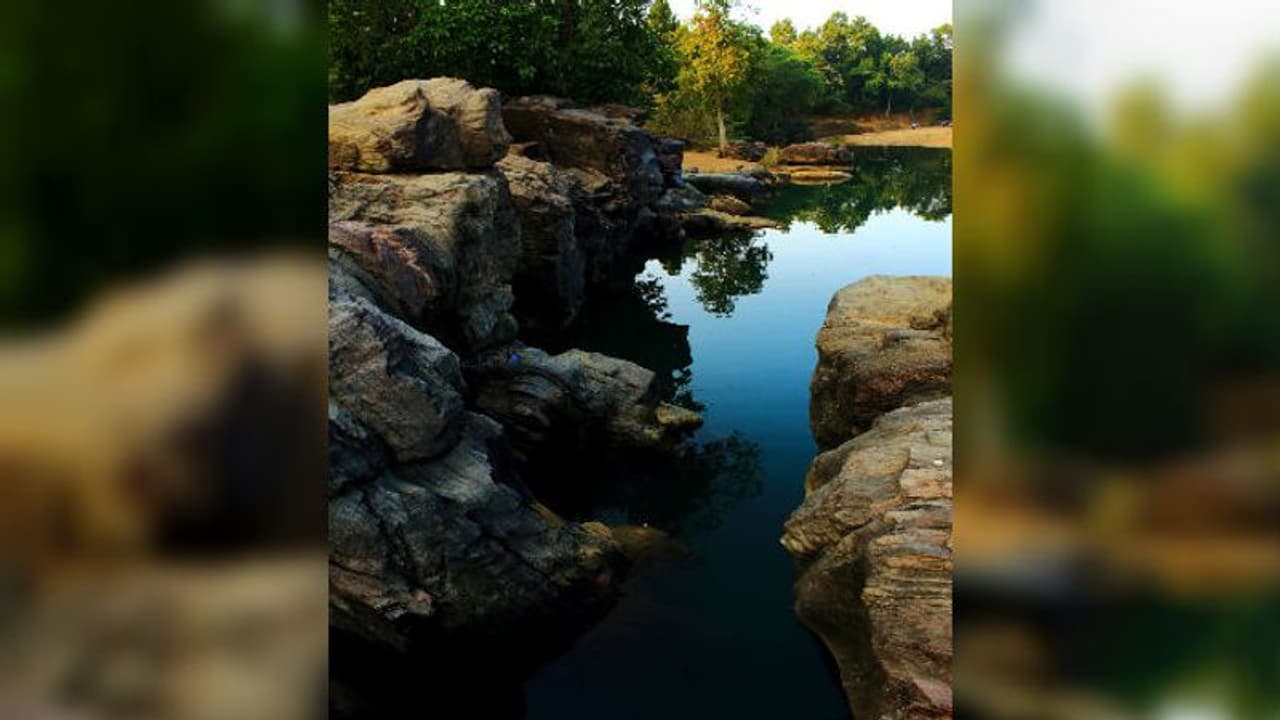 লাল মাটি আর সবুজ প্রকৃতির মাঝে, চলুন তবে ঝাড়গ্রামে ও বেলপাহাড়ির জঙ্গলে লাল মাটি আর সবুজ প্রকৃতির মাঝে, চলুন তবে ঝাড়গ্রামে ও বেলপাহাড়ির জঙ্গলে