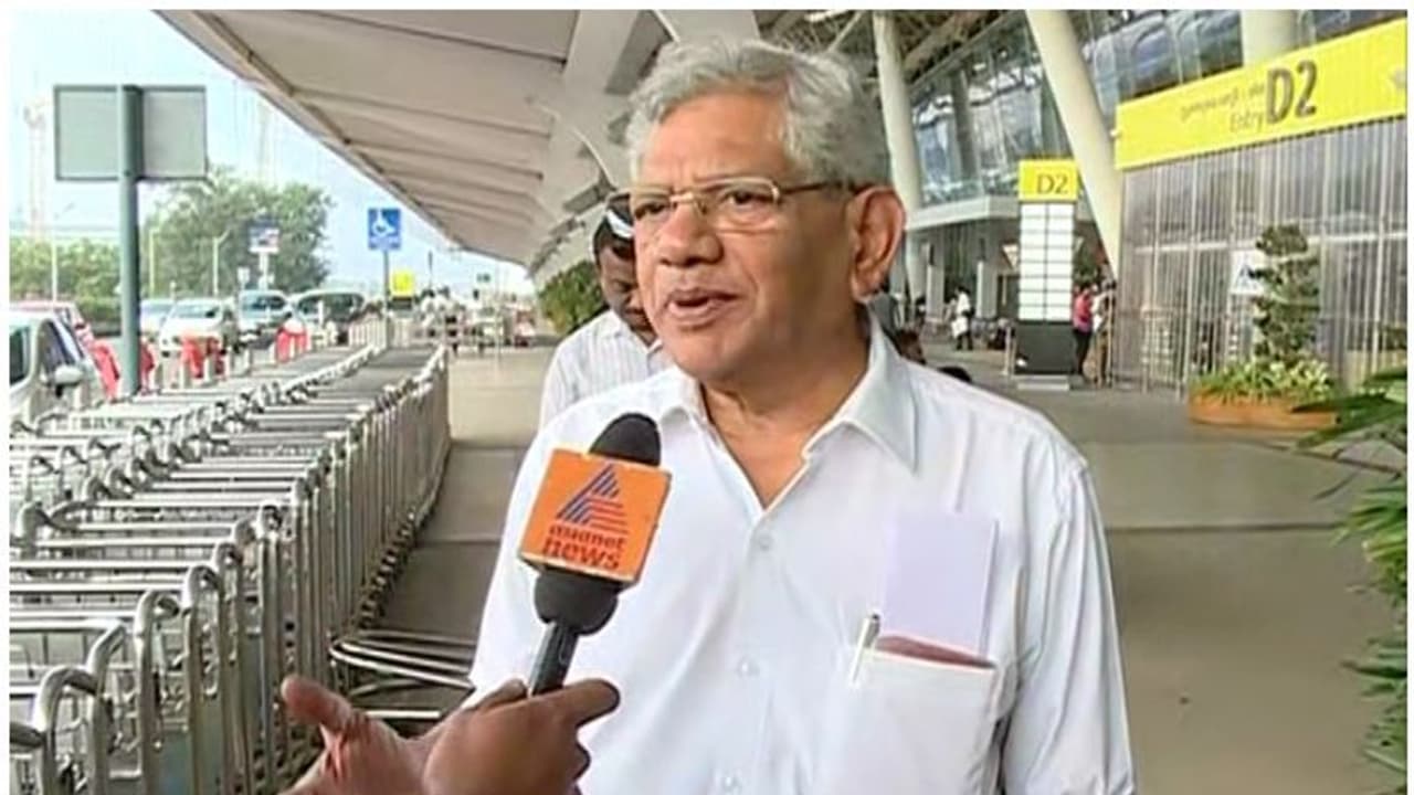 'സിംഘുവിൽ കർഷകരെ കൈയേറ്റം ചെയ്തത് ജയ് ശ്രീറാം വിളിച്ചെത്തിയവർ', ആക്രമണം യാദൃശ്ചികമല്ലെന്നും യെച്ചൂരി 'സിംഘുവിൽ കർഷകരെ കൈയേറ്റം ചെയ്തത് ജയ് ശ്രീറാം വിളിച്ചെത്തിയവർ', ആക്രമണം യാദൃശ്ചികമല്ലെന്നും യെച്ചൂരി