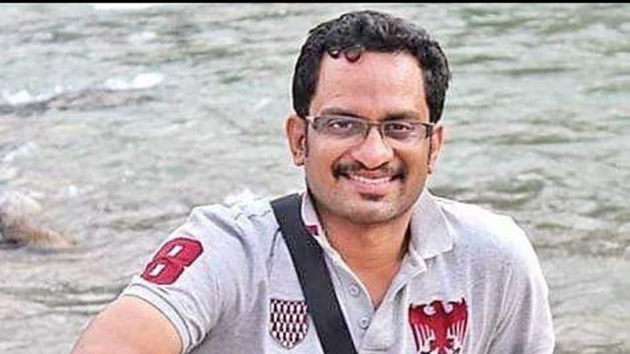 കാറോടിച്ചു പോകുന്നതിനിടെ നെഞ്ചുവേദന: പ്രവാസി മലയാളി മരിച്ചു കാറോടിച്ചു പോകുന്നതിനിടെ നെഞ്ചുവേദന: പ്രവാസി മലയാളി മരിച്ചു