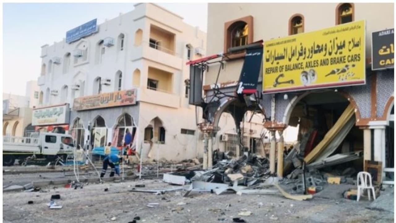 ഒമാനില് ഗ്യാസ് സിലിണ്ടര് പൊട്ടിത്തെറിച്ച് ഒരാള് മരിച്ചു ഒമാനില് ഗ്യാസ് സിലിണ്ടര് പൊട്ടിത്തെറിച്ച് ഒരാള് മരിച്ചു