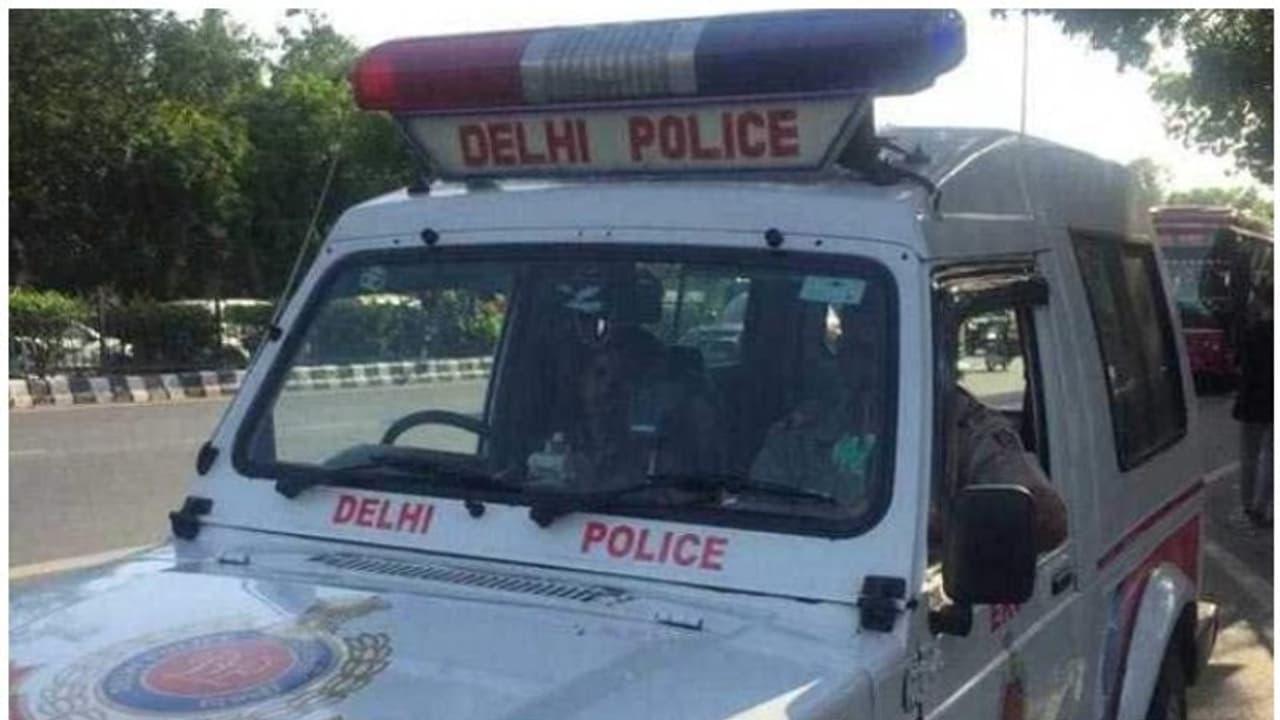 നായയെ അഴിച്ചുവിട്ട് ആക്രമിച്ചതായി യുവതിയുടെ പരാതി; അയൽവാസിക്കെതിരെ കേസെടുത്തതായി പൊലീസ് നായയെ അഴിച്ചുവിട്ട് ആക്രമിച്ചതായി യുവതിയുടെ പരാതി; അയൽവാസിക്കെതിരെ കേസെടുത്തതായി പൊലീസ്