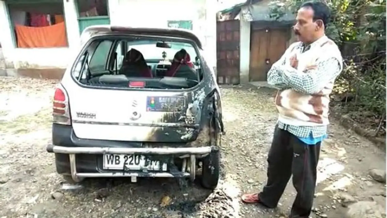 থানা থেকে দূরত্ব মাত্র দুশো মিটার, পর পর গাড়ি দোকানে আগুন ডুয়ার্সে থানা থেকে দূরত্ব মাত্র দুশো মিটার, পর পর গাড়ি দোকানে আগুন ডুয়ার্সে