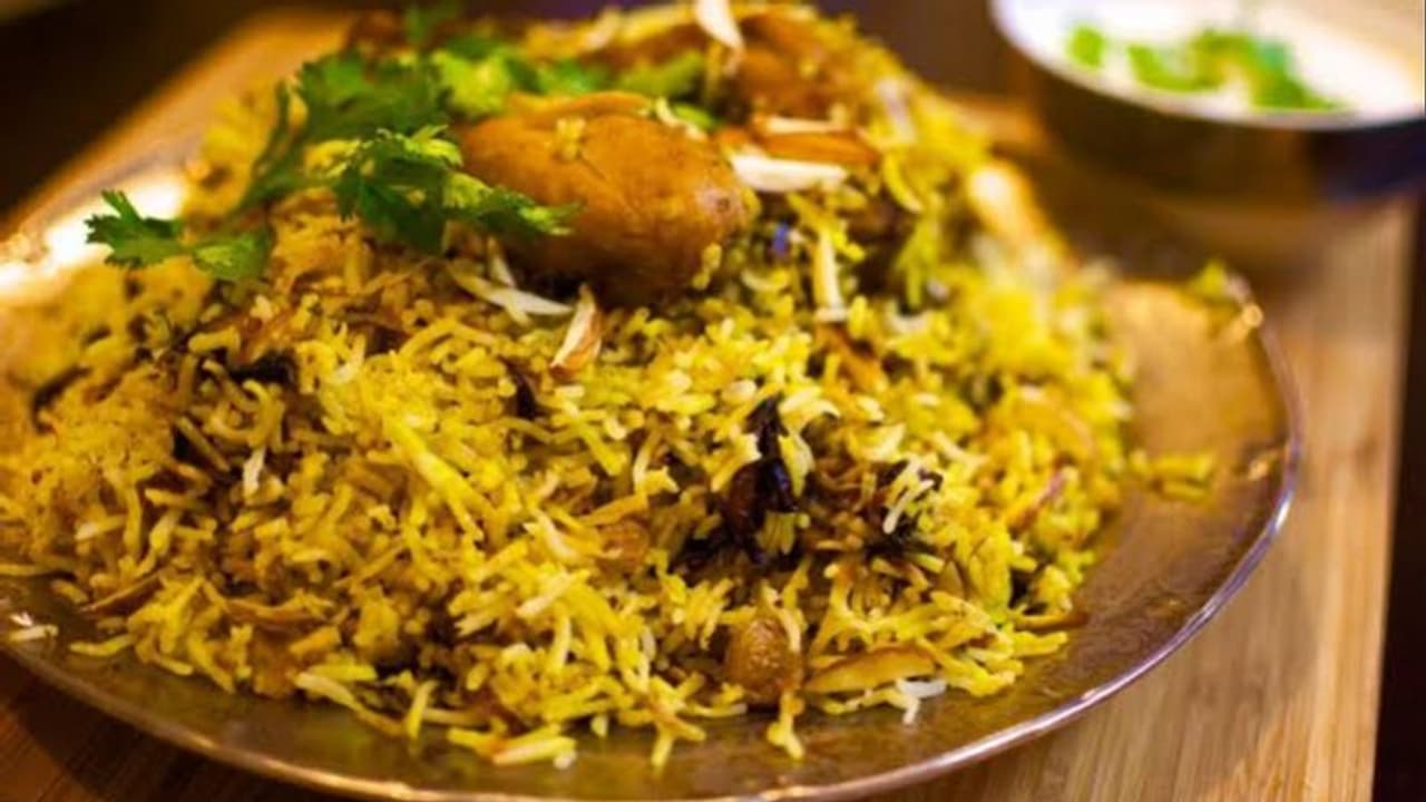 मुफ्त बिरयानी, कॉफी न मिलने पर रेस्तरां के मैनेजर से मारपीट, लूटपाट की कोशिश भी हुई मुफ्त बिरयानी, कॉफी न मिलने पर रेस्तरां के मैनेजर से मारपीट, लूटपाट की कोशिश भी हुई