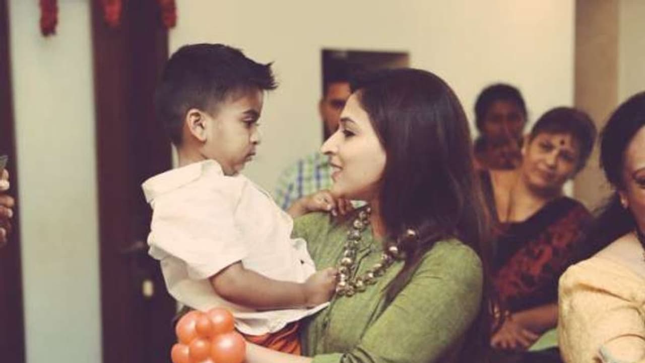 துக்ளக் படிக்கிற குடும்பம்னா இப்படித்தான் இருக்கும்... ரஜினி பேரனின் சேட்டையை கலாய்க்கும் நெட்டிசன்கள்...! துக்ளக் படிக்கிற குடும்பம்னா இப்படித்தான் இருக்கும்... ரஜினி பேரனின் சேட்டையை கலாய்க்கும் நெட்டிசன்கள்...!