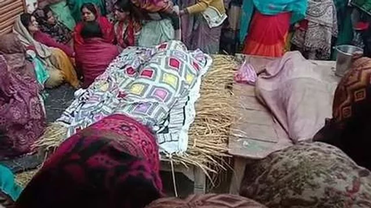 बिजनेसमैन पति ने इस वजह से खुद को मार ली गोली, पत्नी ने सदमे में तोड़ दिया दम बिजनेसमैन पति ने इस वजह से खुद को मार ली गोली, पत्नी ने सदमे में तोड़ दिया दम