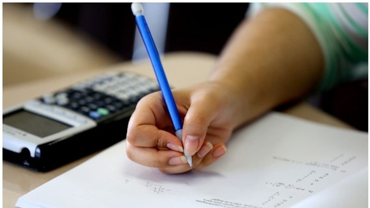 പ്രൊവിഡന്‍റ് ഫണ്ട് ഓര്‍ഗനൈസേഷനില്‍ 421 ഒഴിവുകള്‍; ഡിഗ്രിക്കാര്‍ക്ക് അപേക്ഷിക്കാം