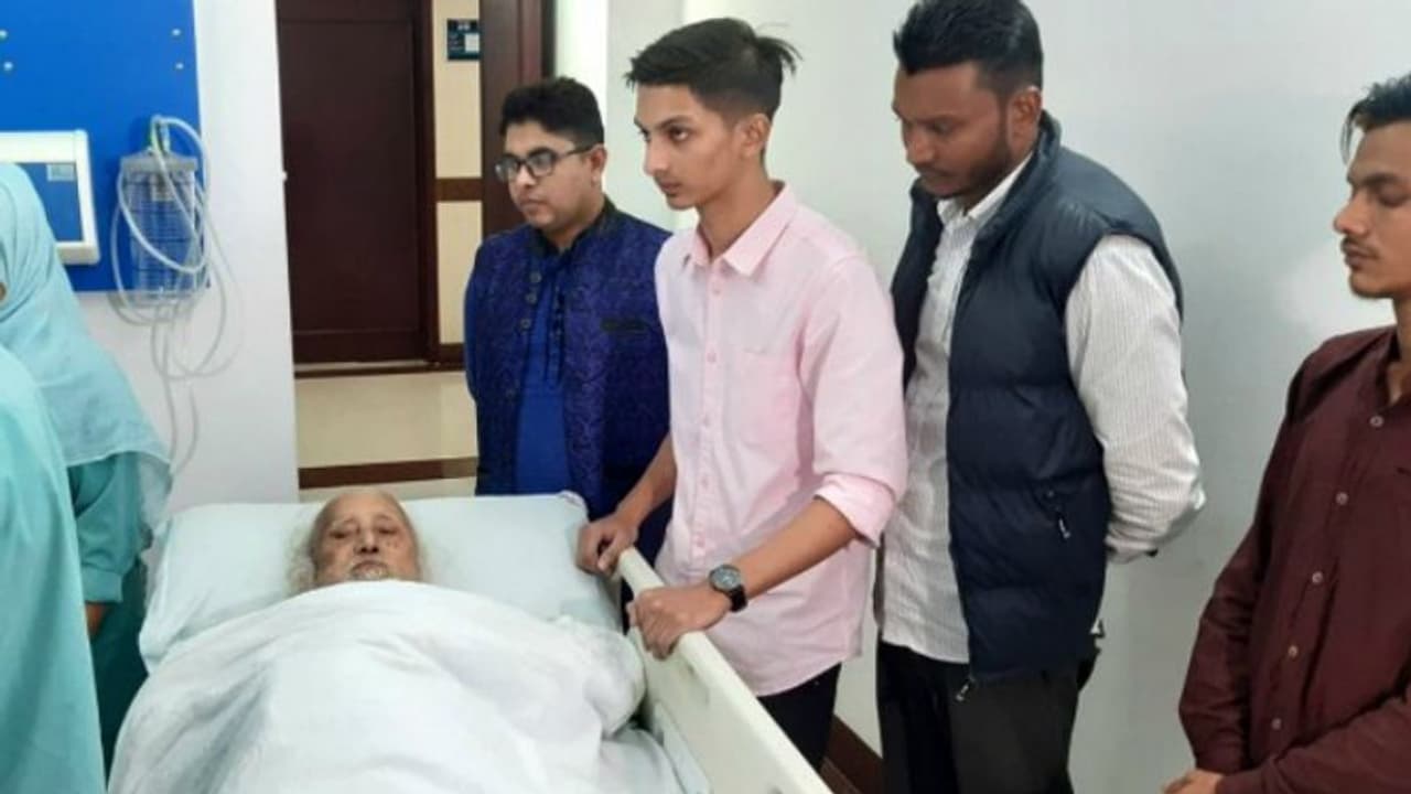 ഒരൊറ്റ ഫേസ്ബുക്ക് വീഡിയോ, 48 വര്ഷമായി തെരഞ്ഞ പിതാവിനെ അവര്ക്ക് തിരിച്ചുകിട്ടി! ഒരൊറ്റ ഫേസ്ബുക്ക് വീഡിയോ, 48 വര്ഷമായി തെരഞ്ഞ പിതാവിനെ അവര്ക്ക് തിരിച്ചുകിട്ടി!