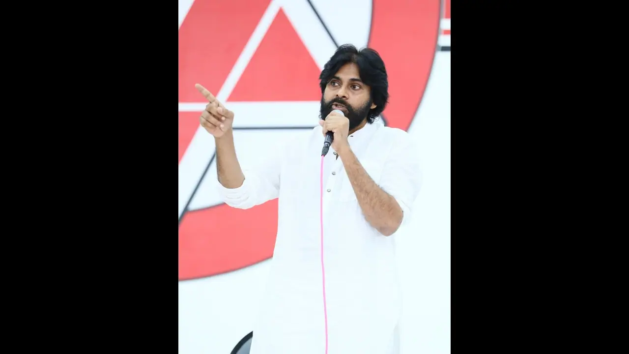 మూడు రాజధానులపై కేంద్రం జోక్యం చేసుకోదు: పవన్ మూడు రాజధానులపై కేంద్రం జోక్యం చేసుకోదు: పవన్