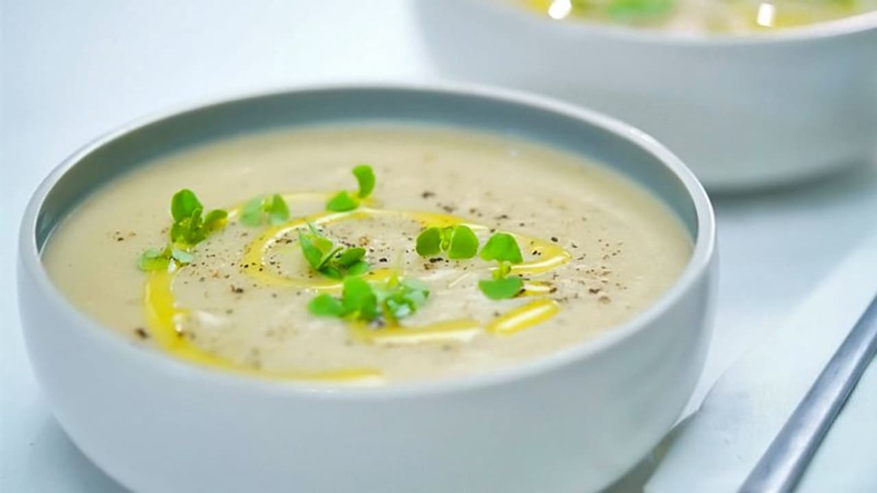 हफ्ते में 1 बार पिएं ये चमत्कारी सूप, डॉक्टर से रहेंगे कोसों दूर हफ्ते में 1 बार पिएं ये चमत्कारी सूप, डॉक्टर से रहेंगे कोसों दूर