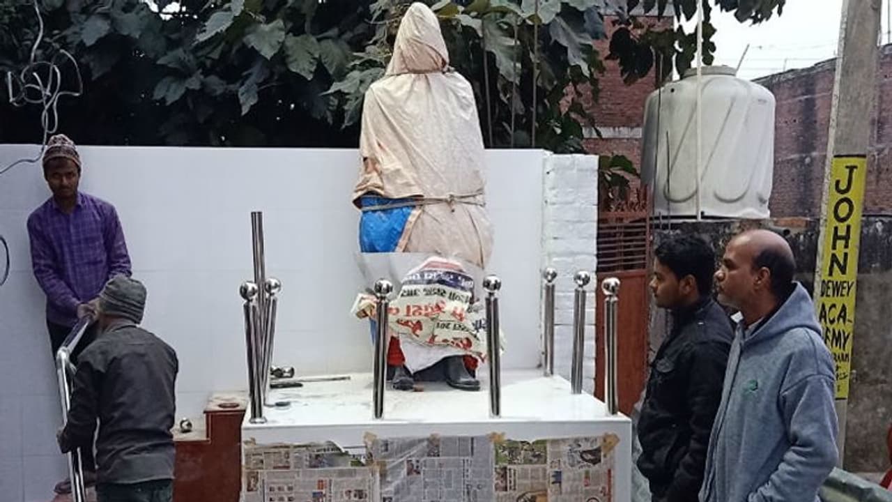 यहां बना सुभाष चंद्र बोस का पहला मंदिर, दलित महिला करेगी नेताजी की पूजा आरती यहां बना सुभाष चंद्र बोस का पहला मंदिर, दलित महिला करेगी नेताजी की पूजा आरती