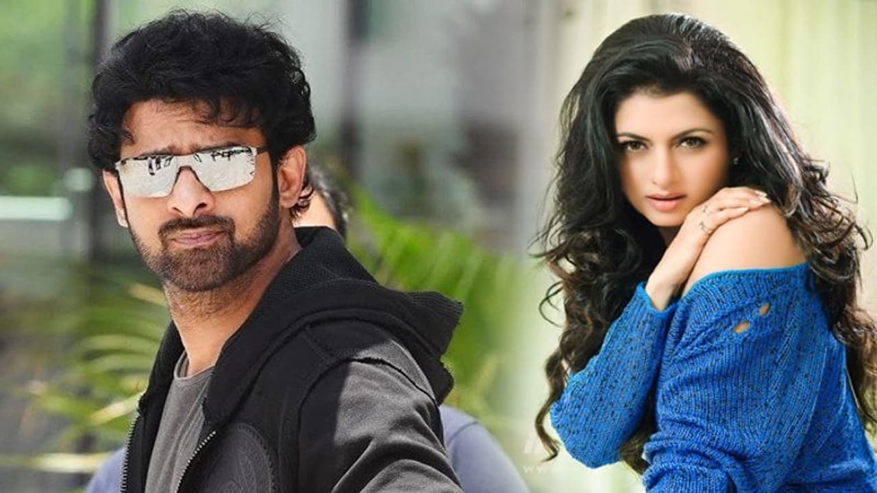 ప్రభాస్ కి తల్లిగా సీనియర్ హీరోయిన్ ప్రభాస్ కి తల్లిగా సీనియర్ హీరోయిన్