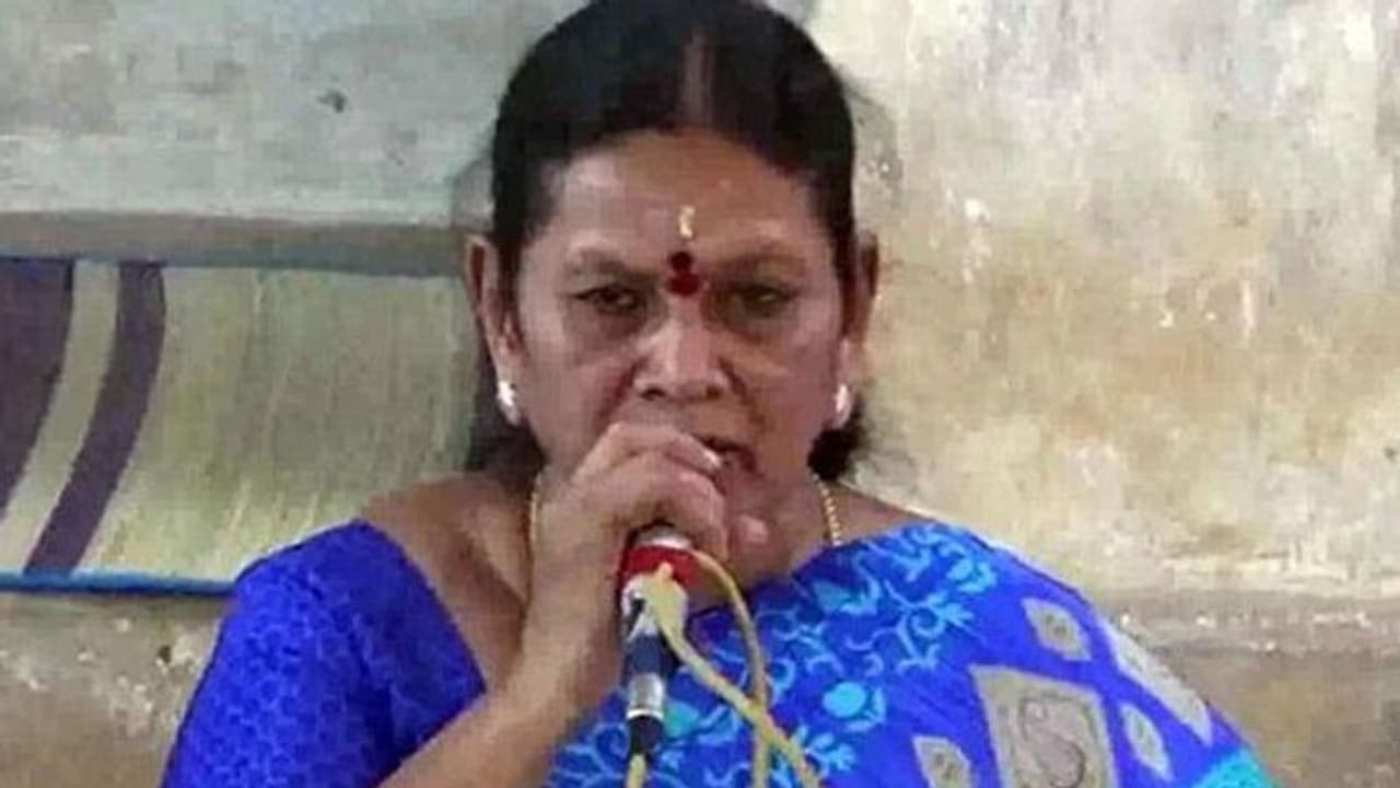 அதிமுக அமைச்சர் சரோஜா வெற்றி செல்லுமா..? செல்லாதா..? உயர்நீதிமன்றம் பரபரப்பு தீர்ப்பு..! அதிமுக அமைச்சர் சரோஜா வெற்றி செல்லுமா..? செல்லாதா..? உயர்நீதிமன்றம் பரபரப்பு தீர்ப்பு..!