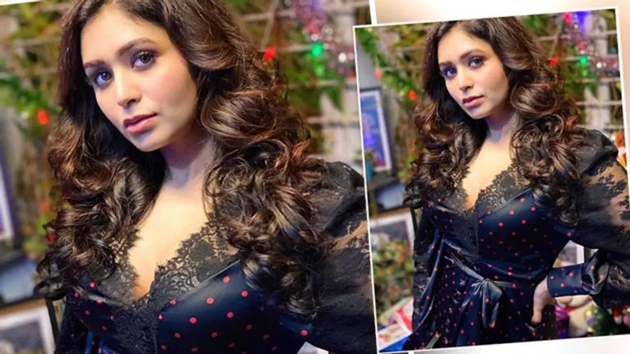 হু হু করে বাড়ছে মৃত্যুমিছিল, ভিডিও বার্তায় মহাসঙ্কটে এগিয়ে আসার আবেদন টলি কুইন 'ঋতাভরী'র হু হু করে বাড়ছে মৃত্যুমিছিল, ভিডিও বার্তায় মহাসঙ্কটে এগিয়ে আসার আবেদন টলি কুইন 'ঋতাভরী'র