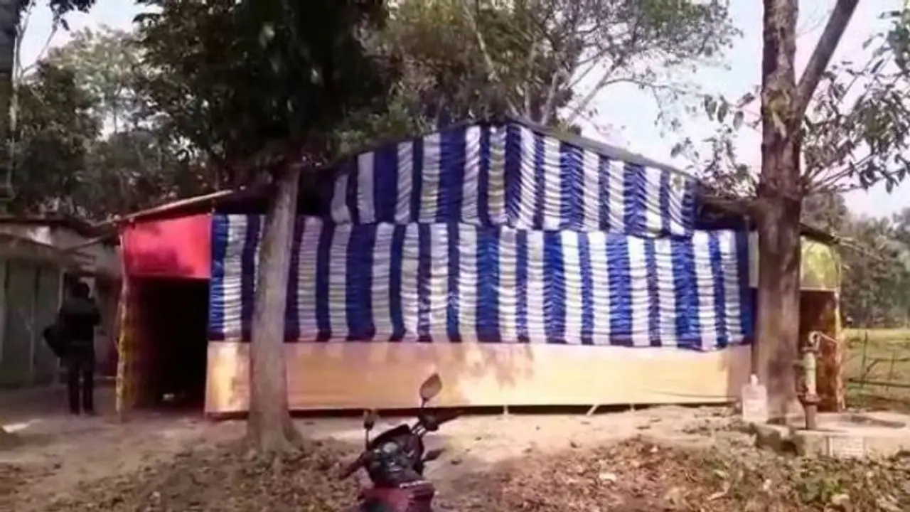 ধুমধাম করে বিয়ের আয়োজন, ঠাকুরনগরের স্কুলে 'হাফ ছুটি' ধুমধাম করে বিয়ের আয়োজন, ঠাকুরনগরের স্কুলে 'হাফ ছুটি'