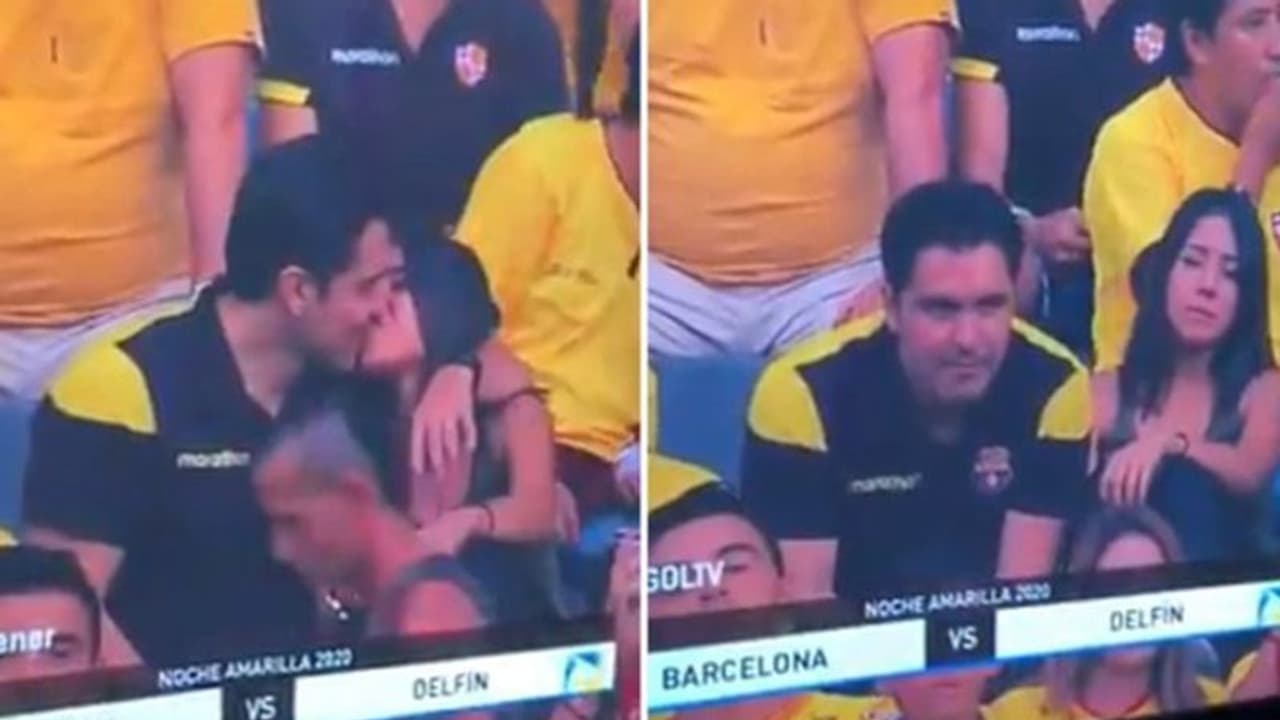 ഫുട്ബോൾ മത്സരത്തിനിടെ കാമുകിയെ ചുംബിച്ചു, വീട്ടിലിരുന്ന് ലൈവായി കണ്ട് ഭാര്യ; ഭാര്യയുടെ പിണക്കം മാറ്റാൻ യുവാവ് ചെയ്തത്.... ഫുട്ബോൾ മത്സരത്തിനിടെ കാമുകിയെ ചുംബിച്ചു, വീട്ടിലിരുന്ന് ലൈവായി കണ്ട് ഭാര്യ; ഭാര്യയുടെ പിണക്കം മാറ്റാൻ യുവാവ് ചെയ്തത്....