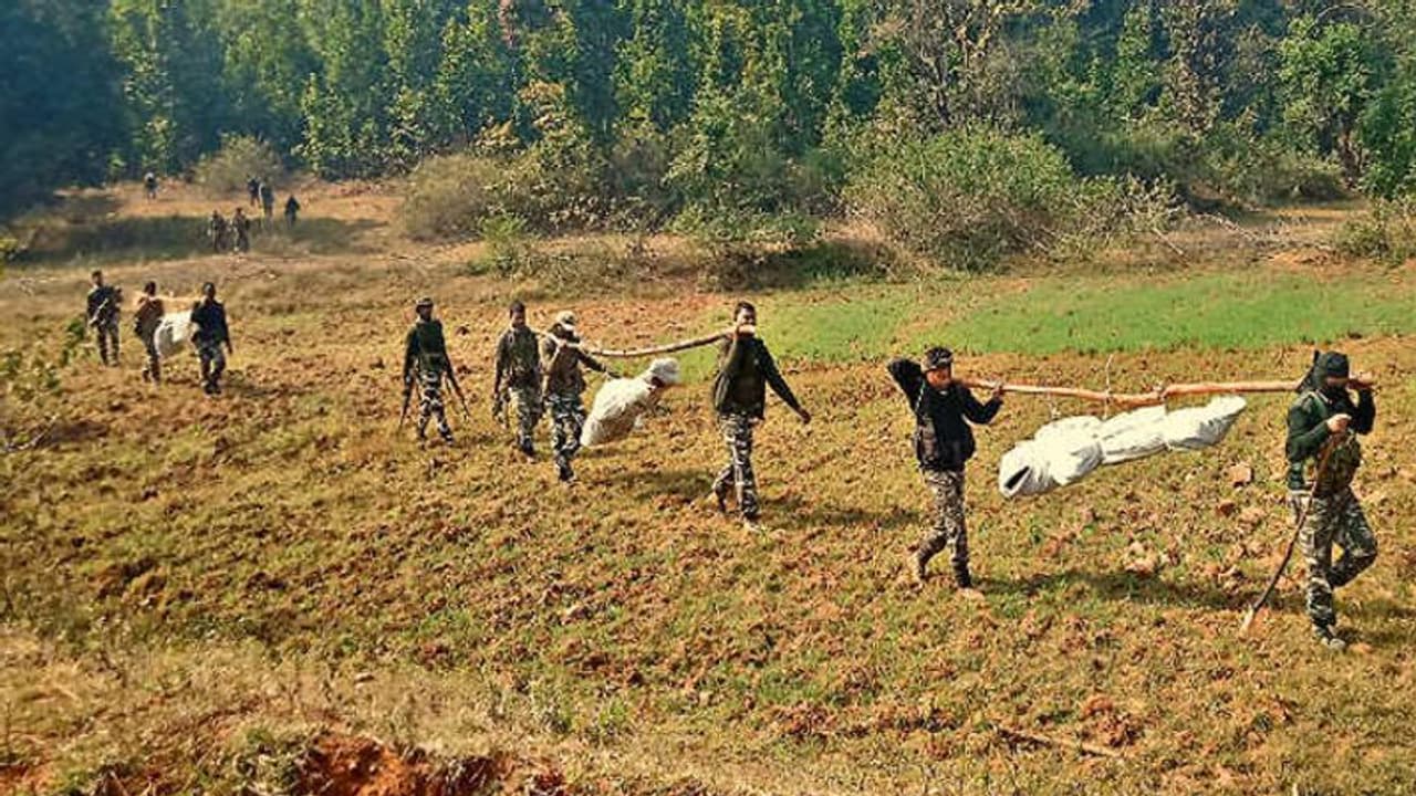 Naxal Surrender ತಮಿಳುನಾಡು ಪೊಲೀಸರಿಗೆ ಶರಣಾದ ನಕ್ಸಲ್ ಆಗಂಬೆಯ ಹೊಸಗದ್ದೆ ಪ್ರಭಾ ಯಾರು? Naxal Surrender ತಮಿಳುನಾಡು ಪೊಲೀಸರಿಗೆ ಶರಣಾದ ನಕ್ಸಲ್ ಆಗಂಬೆಯ ಹೊಸಗದ್ದೆ ಪ್ರಭಾ ಯಾರು?