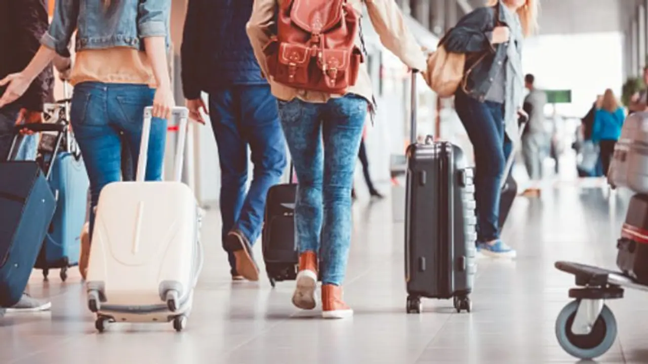 അമേരിക്കയിലേക്ക് പോകുന്ന ഇന്ത്യൻ വിദ്യാർത്ഥികളുടെ എണ്ണത്തിൽ വൻ ഇടിവ്; കൊവിഡിന് ശേഷം ഇത്രയും കുറയുന്നത് ഇതാദ്യം അമേരിക്കയിലേക്ക് പോകുന്ന ഇന്ത്യൻ വിദ്യാർത്ഥികളുടെ എണ്ണത്തിൽ വൻ ഇടിവ്; കൊവിഡിന് ശേഷം ഇത്രയും കുറയുന്നത് ഇതാദ്യം