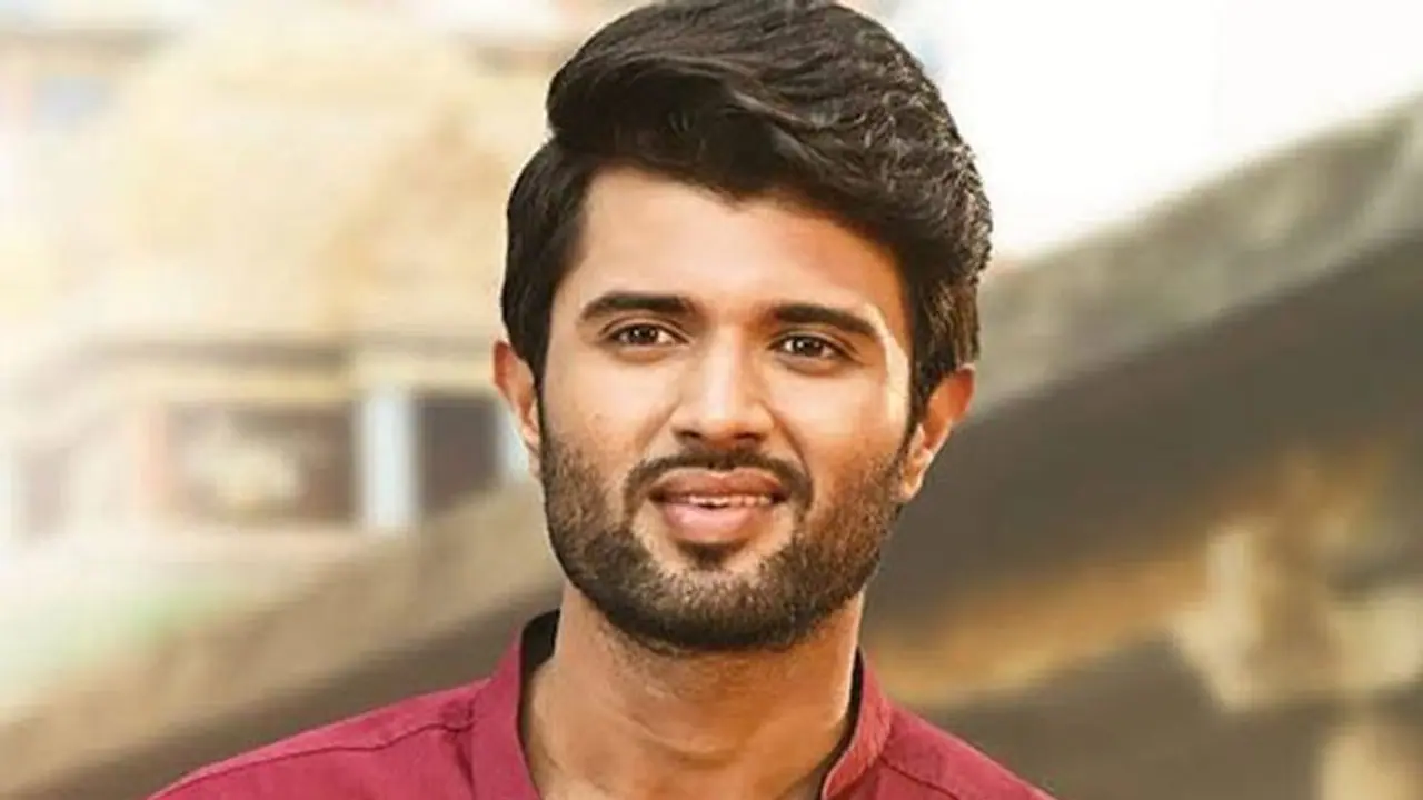 விஜய்க்கு நான்கு கலர்ஃபுல் ஹீரோயின்கள்! கடுப்பான தல அஜித்! விஜய்க்கு நான்கு கலர்ஃபுல் ஹீரோயின்கள்! கடுப்பான தல அஜித்!