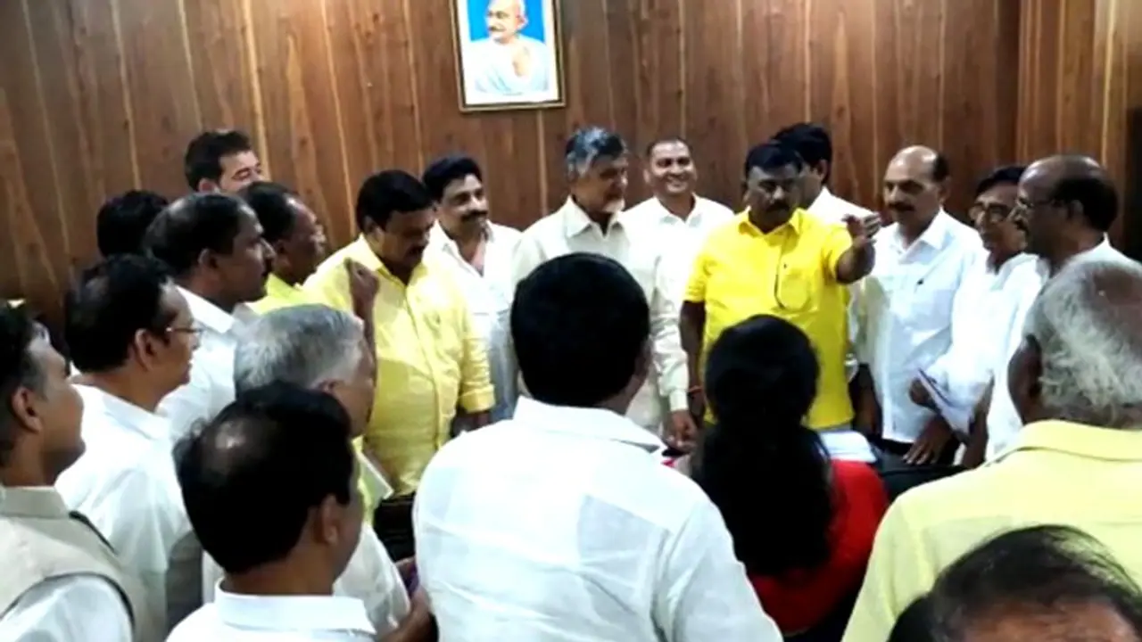 అచ్చెన్న, జెసి, యనమల, అయ్యన్న...వారి లిస్ట్ లో మొత్తం 33మంది: చంద్రబాబు అచ్చెన్న, జెసి, యనమల, అయ్యన్న...వారి లిస్ట్ లో మొత్తం 33మంది: చంద్రబాబు