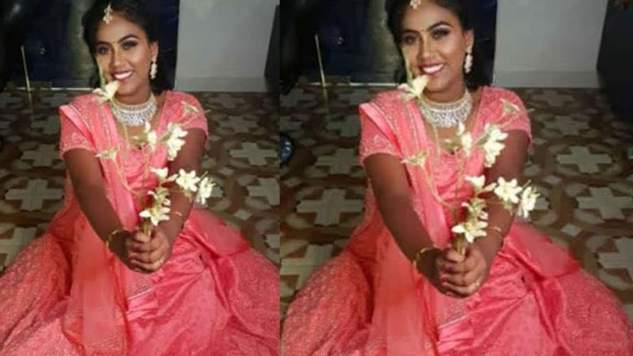 லாரி மோதியதில் தூக்கி வீசப்பட்ட இளம்பெண்... ரத்த வெள்ளத்தில் துடிதுடித்து உயிரிழப்பு..! லாரி மோதியதில் தூக்கி வீசப்பட்ட இளம்பெண்... ரத்த வெள்ளத்தில் துடிதுடித்து உயிரிழப்பு..!