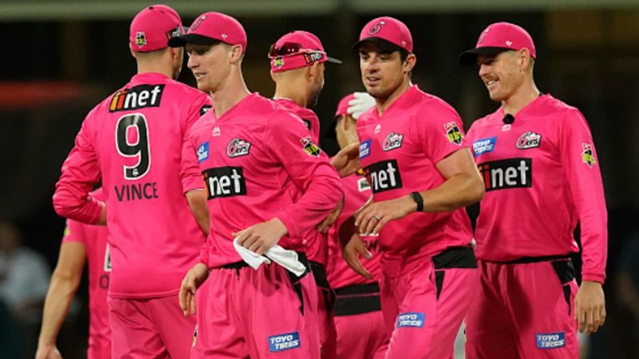 ஸ்மித், லபுஷேன் சொதப்பல்.. பிரிஸ்பேன் ஹீட்டை அசால்ட்டா வீழ்த்தி சிட்னி சிக்ஸர்ஸ் அபார வெற்றி ஸ்மித், லபுஷேன் சொதப்பல்.. பிரிஸ்பேன் ஹீட்டை அசால்ட்டா வீழ்த்தி சிட்னி சிக்ஸர்ஸ் அபார வெற்றி