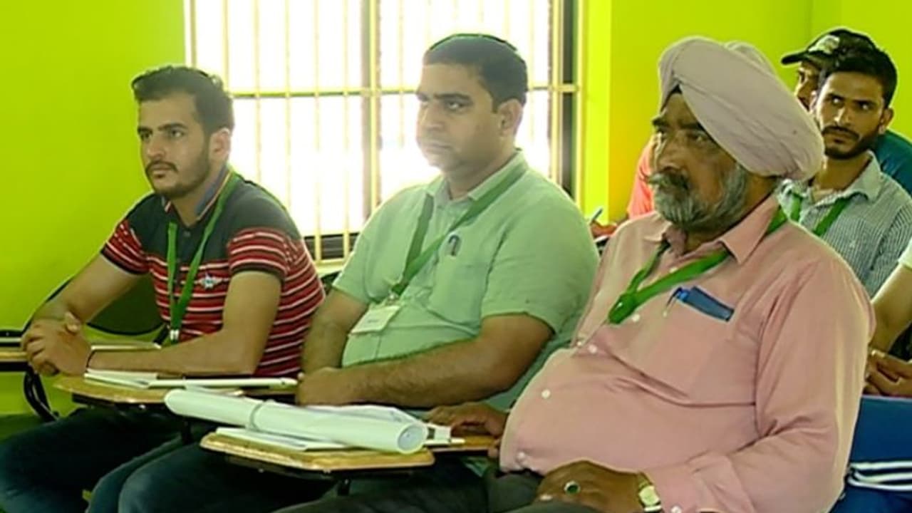 'എജ്ജാതി കേരളം'; ഗ്രാമ പഞ്ചായത്തുകളുടെ പ്രവർത്തനം കണ്ട് പഠിക്കാന്‍ കശ്മീര്‍ സംഘം