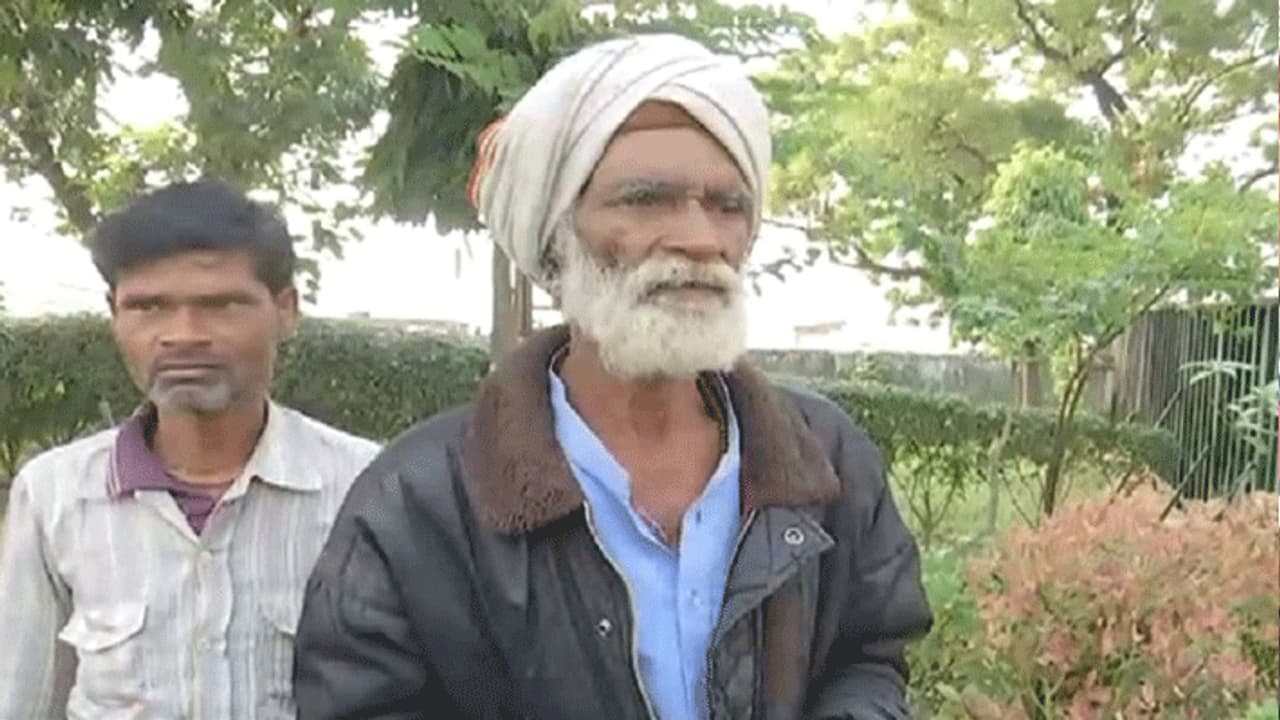 युवक को केरोसिन डाल जलाया ज़िंदा, भोपाल से दिल्ली तक ले गया गरीब पिता, आखिर में नहीं बचा पाए बेटे को युवक को केरोसिन डाल जलाया ज़िंदा, भोपाल से दिल्ली तक ले गया गरीब पिता, आखिर में नहीं बचा पाए बेटे को