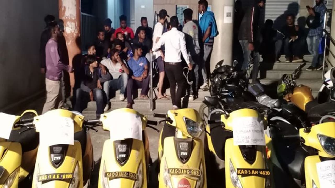 ಸೂಚನೆ ನೀಡದೆ ವಜಾ : ಬೌನ್ಸ್ ಕಂಪನಿ ವಿರುದ್ಧ ತಿರುಗಿಬಿದ್ದ ನೌಕರರು ಸೂಚನೆ ನೀಡದೆ ವಜಾ : ಬೌನ್ಸ್ ಕಂಪನಿ ವಿರುದ್ಧ ತಿರುಗಿಬಿದ್ದ ನೌಕರರು