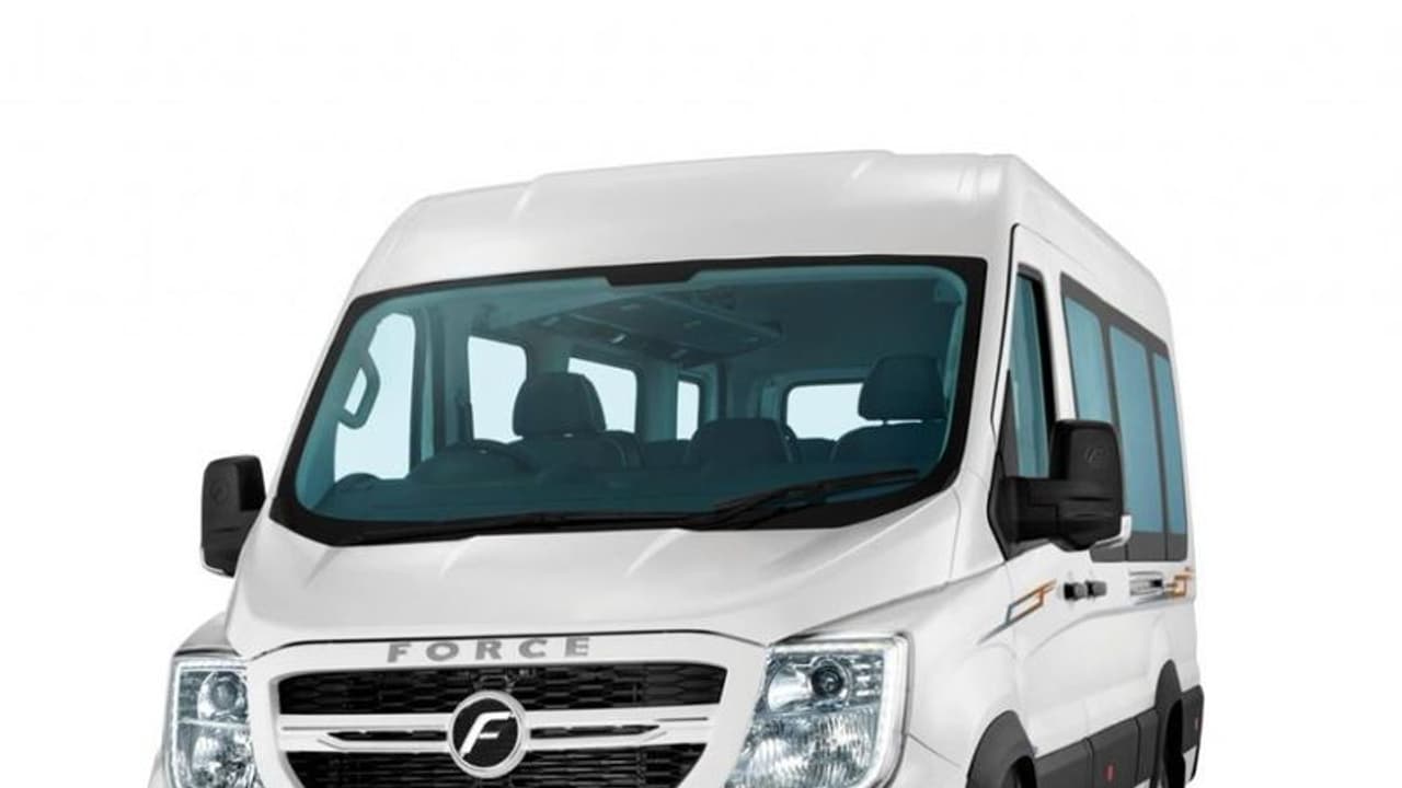 മൊബൈല്‍ ക്ലിനിക്കുകളുമായി ഗ്രാമാന്തരങ്ങള്‍ സഞ്ചരിച്ച് ട്രാവലര്‍ കമ്പനി