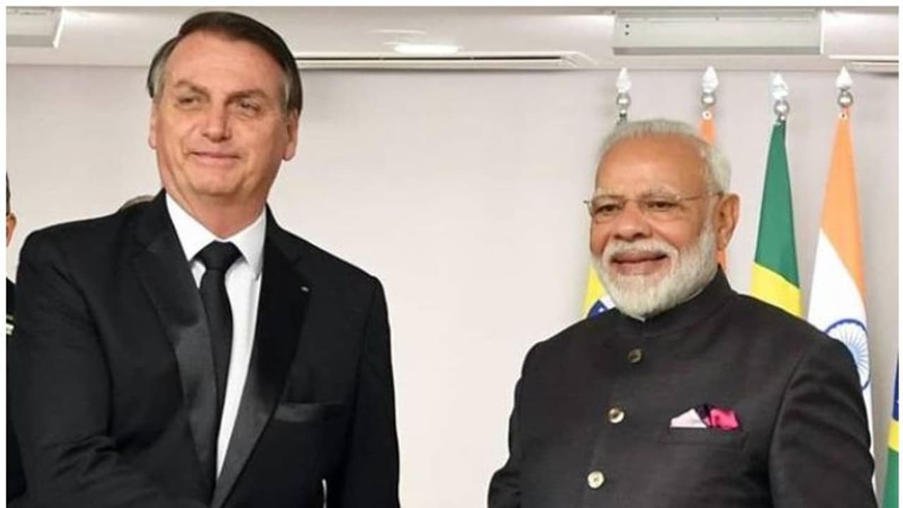 ബ്രസീലിയൻ പ്രസിഡന്റ് ബോള്സൊനാരോയെ നരേന്ദ്ര മോദി റിപ്പബ്ലിക് ദിനത്തിലെ മുഖ്യാതിഥിയാക്കിയതിൽ എന്താണ് കുഴപ്പം ? ബ്രസീലിയൻ പ്രസിഡന്റ് ബോള്സൊനാരോയെ നരേന്ദ്ര മോദി റിപ്പബ്ലിക് ദിനത്തിലെ മുഖ്യാതിഥിയാക്കിയതിൽ എന്താണ് കുഴപ്പം ?