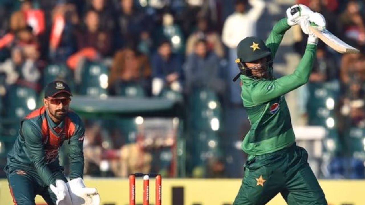 മാലിക് തുണയായി; ബംഗ്ലാദേശിനെതിരായ ആദ്യ ടി20യില് പാകിസ്ഥാന് ജയം മാലിക് തുണയായി; ബംഗ്ലാദേശിനെതിരായ ആദ്യ ടി20യില് പാകിസ്ഥാന് ജയം