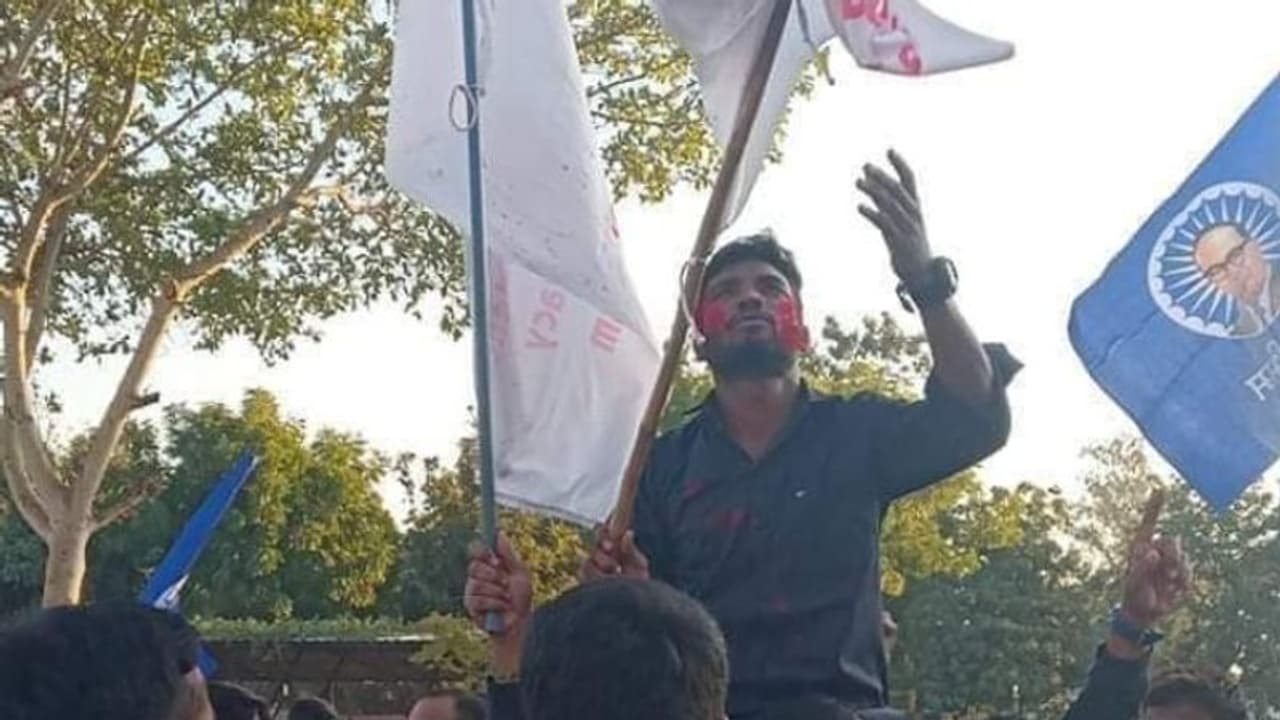 ഗുജറാത്ത് കേന്ദ്ര സര്വകലാശാലയില് എസ്എഫ്ഐ സഖ്യത്തിന് വിജയം ഗുജറാത്ത് കേന്ദ്ര സര്വകലാശാലയില് എസ്എഫ്ഐ സഖ്യത്തിന് വിജയം