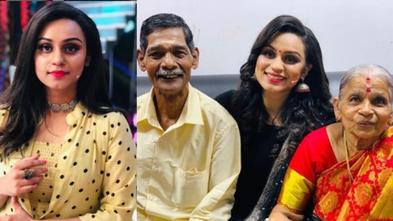 'മോഹന്‍ലാലിനെപ്പോലെ സുന്ദരനാണ് കൊച്ചനിയന്‍ ചേട്ടന്‍ എന്നാണ് ലക്ഷ്മി അമ്മാള്‍ പറഞ്ഞത്'; ഇരുവര്‍ക്കും ആശംസകളുമായി ലക്ഷ്മി നക്ഷത്ര