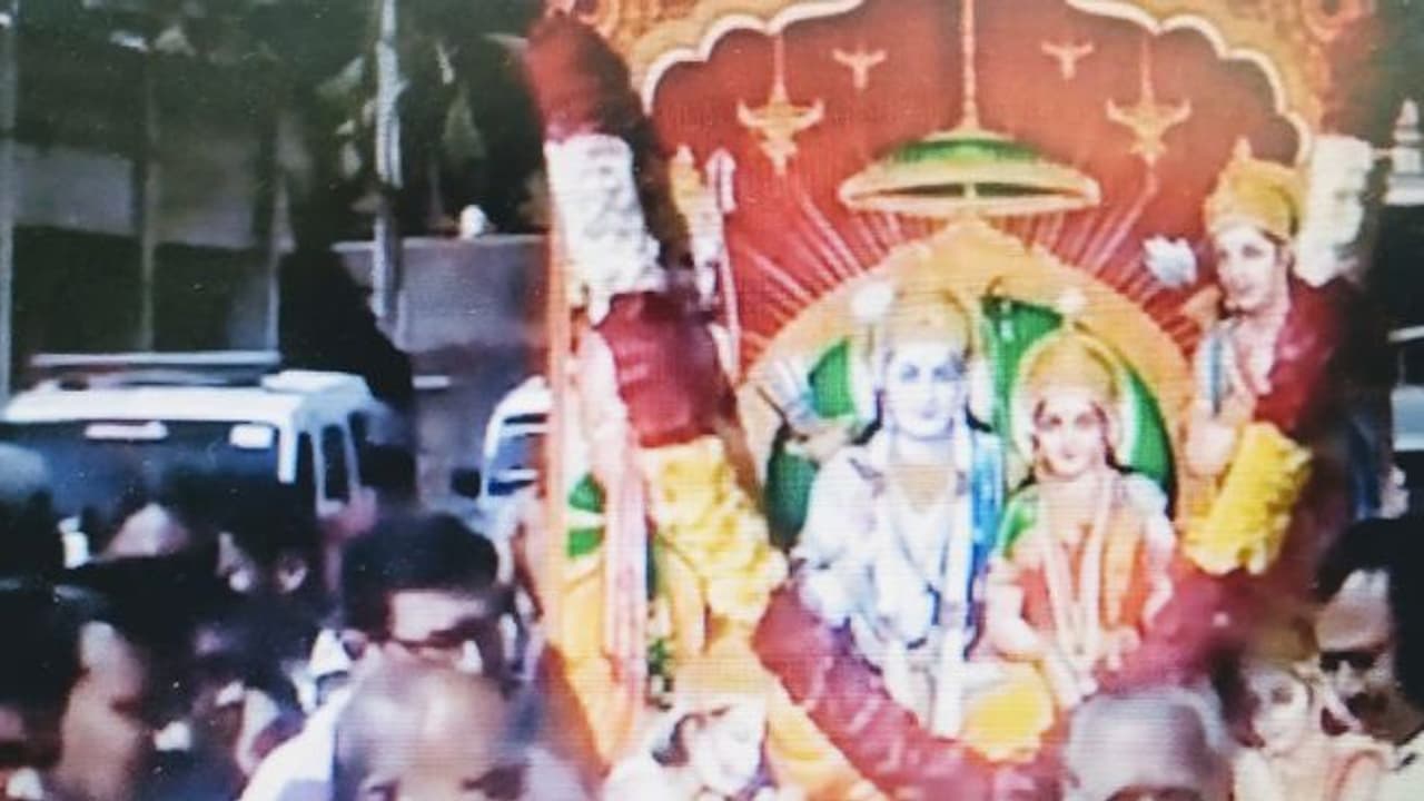 50 வருஷம் கழித்து அதே இடத்தில் பெரியாரை பழி தீர்த்த பாஜக...!! பெரியாரிஸ்டுகளை வம்புக்கு இழுத்து அதிரடி...!!