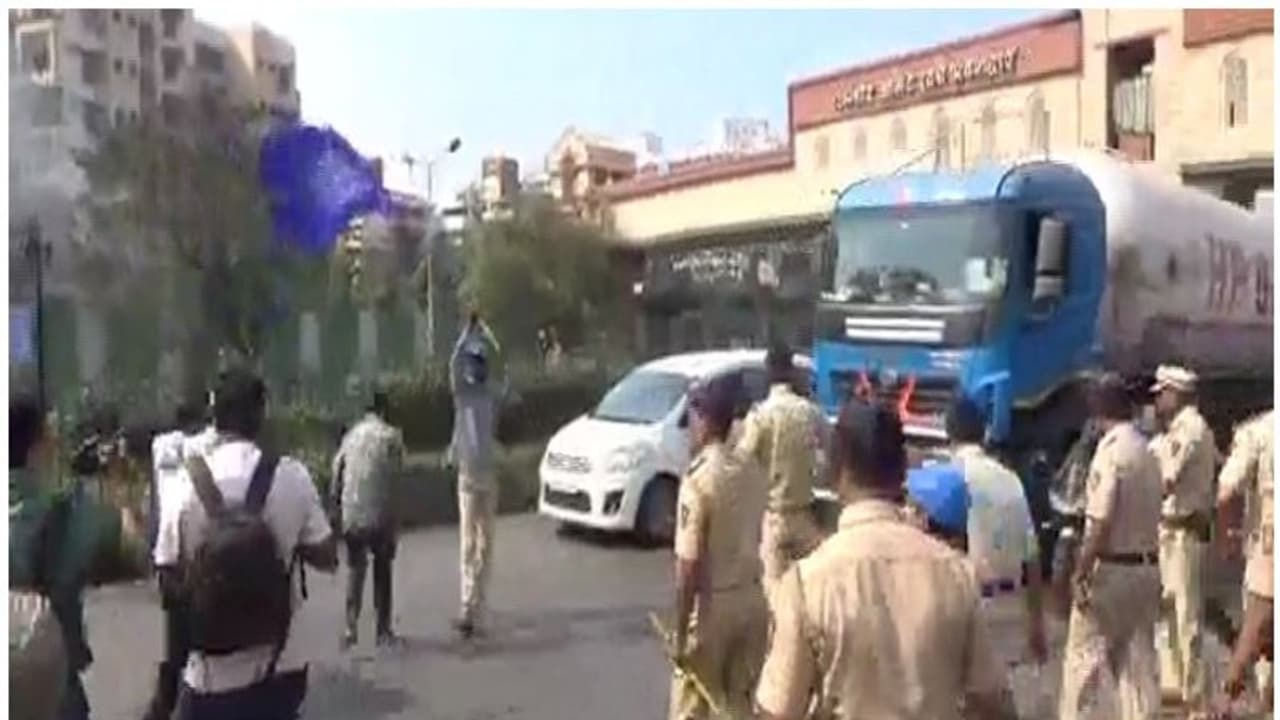 ഭീമാ കൊറേഗാവ് കലാപക്കേസ്; അന്വേഷണം എന്ഐഎയ്ക്ക് വിട്ടു ഭീമാ കൊറേഗാവ് കലാപക്കേസ്; അന്വേഷണം എന്ഐഎയ്ക്ക് വിട്ടു