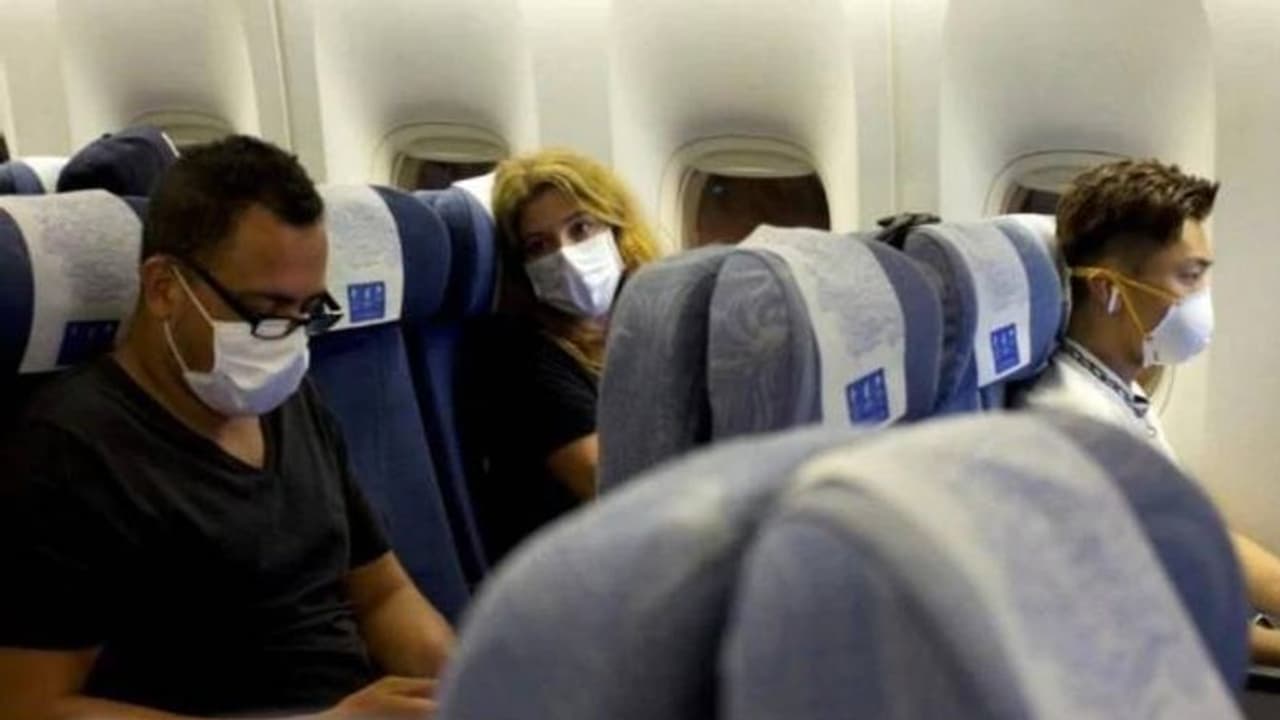 சீனா செல்லவேண்டாம்... இந்தியர்களுக்கு சுகாதாரத்துறை கடும் எச்சரிக்கை..! சீனா செல்லவேண்டாம்... இந்தியர்களுக்கு சுகாதாரத்துறை கடும் எச்சரிக்கை..!