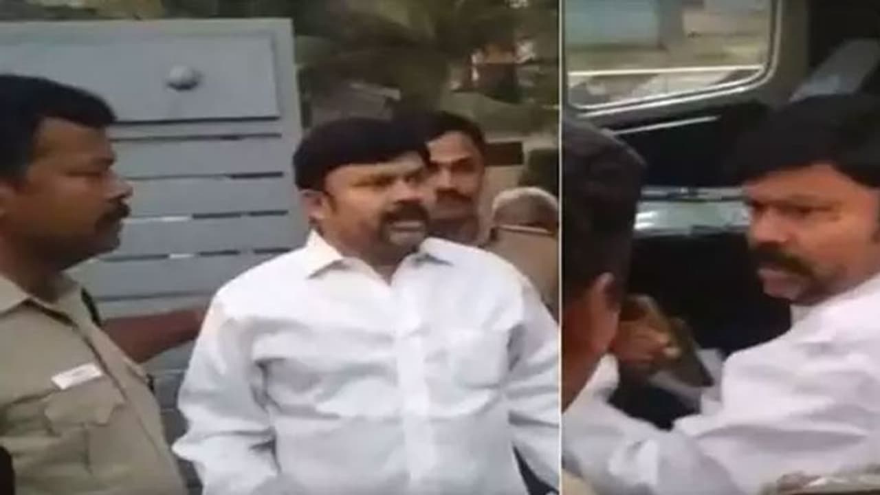 பயந்து ஓட மாட்டேன்... எடப்பாடியை எச்சரிக்கும் கேசி பழனிச்சாமி...!! சிறை வாசலில் அதிரடி பேட்டி...!! பயந்து ஓட மாட்டேன்... எடப்பாடியை எச்சரிக்கும் கேசி பழனிச்சாமி...!! சிறை வாசலில் அதிரடி பேட்டி...!!