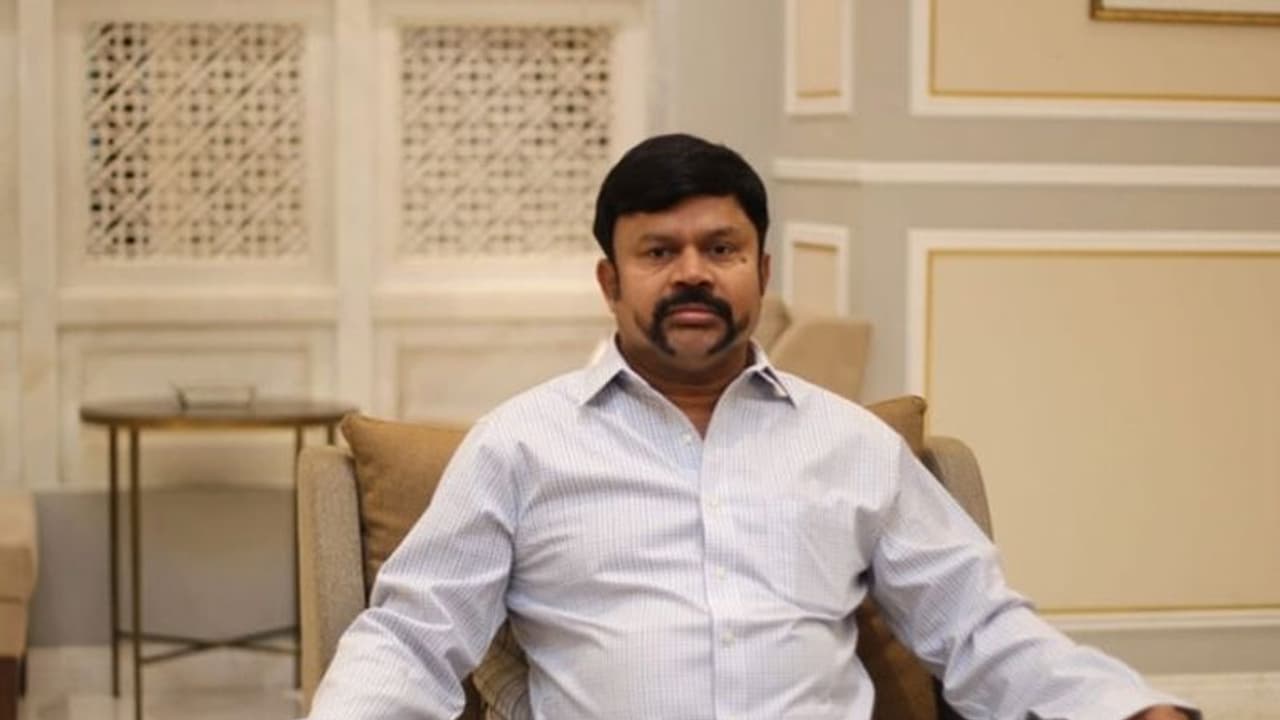 இ பாஸால் எந்த பலனும் கிடைக்காது: இத ட்ரை பண்ணுங்க கே.சி.பழனிசாமி சொல்லும் யோசனை! இ பாஸால் எந்த பலனும் கிடைக்காது: இத ட்ரை பண்ணுங்க கே.சி.பழனிசாமி சொல்லும் யோசனை!