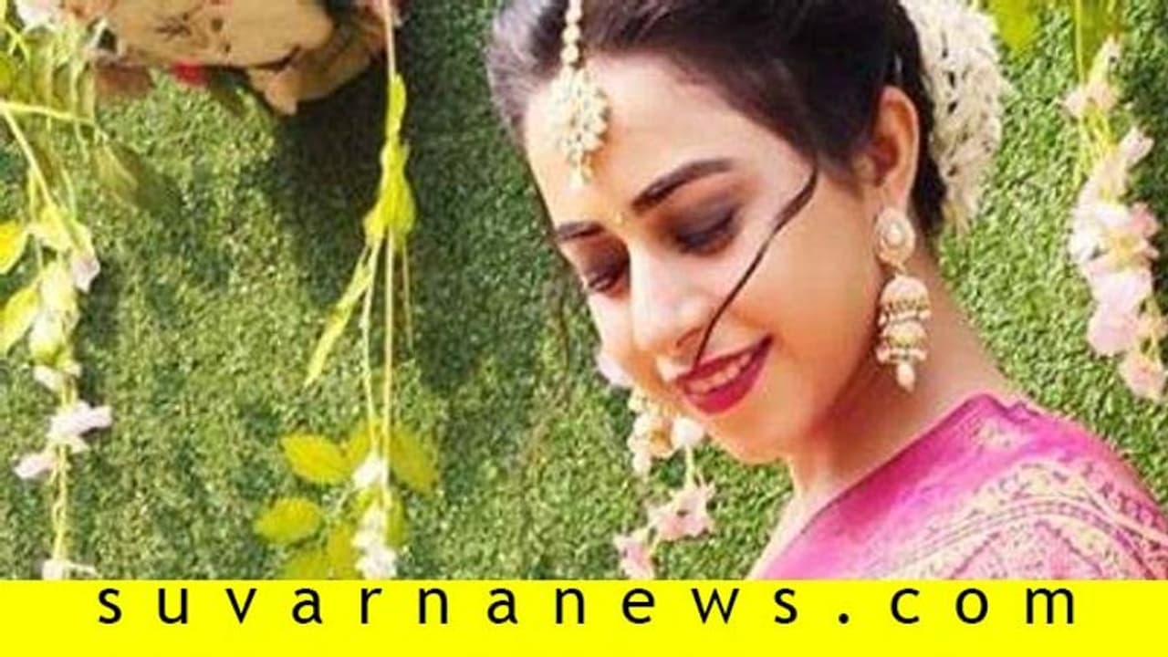 ತಂದೆಗೆ ಕ್ಯಾನ್ಸರ್; ಆತ್ಮಹತ್ಯೆಗೆ ಶರಣಾದ ಕಿರುತೆರೆ ನಟಿ ತಂದೆಗೆ ಕ್ಯಾನ್ಸರ್; ಆತ್ಮಹತ್ಯೆಗೆ ಶರಣಾದ ಕಿರುತೆರೆ ನಟಿ