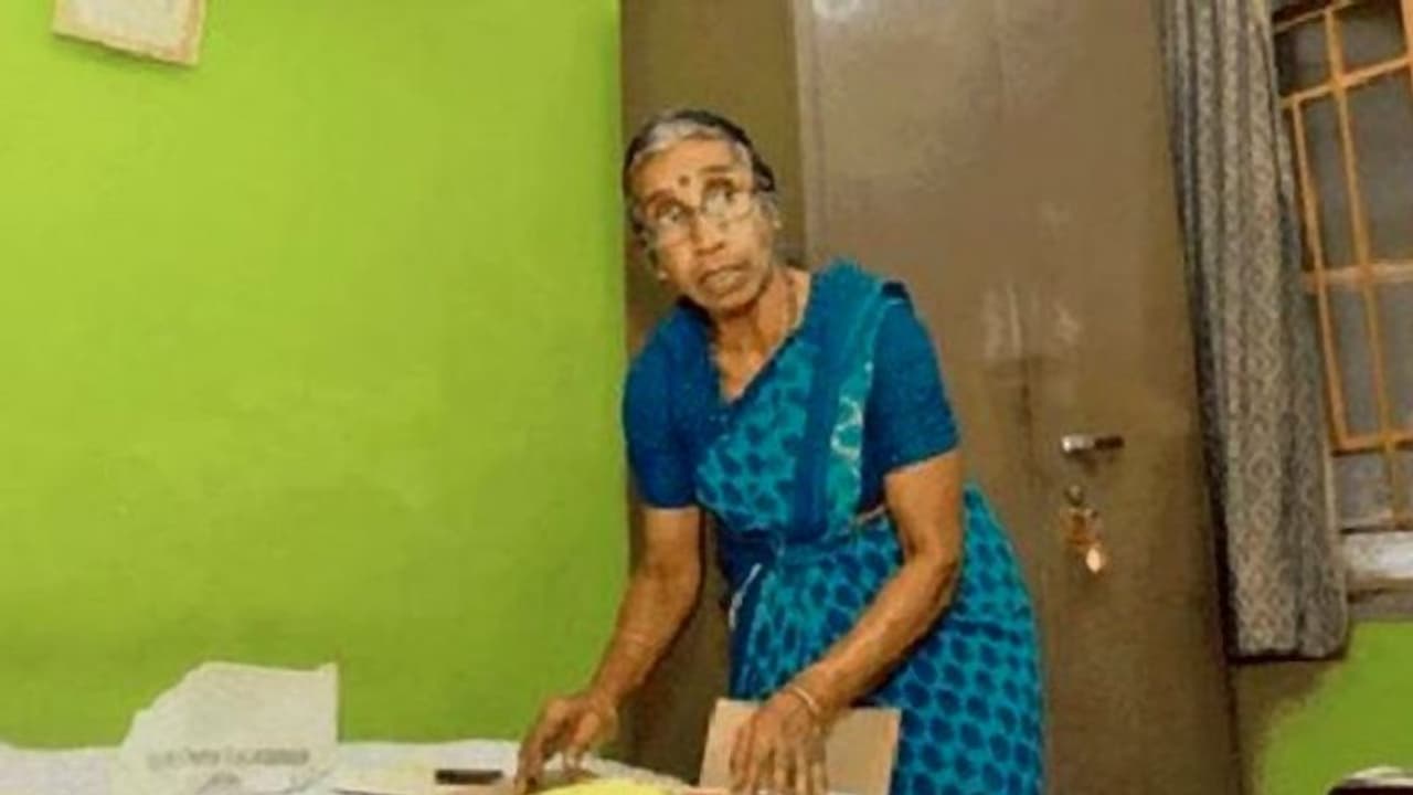 পরকে ভালো রাখতে সুখের কৃচ্ছসাধন, সঞ্চয়ের ১ কোটি বিলিয়ে দিলেন মহামানবী চিত্রলেখা